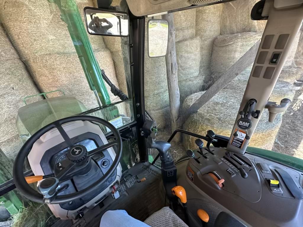 2023 John Deere 6105E Cab Image