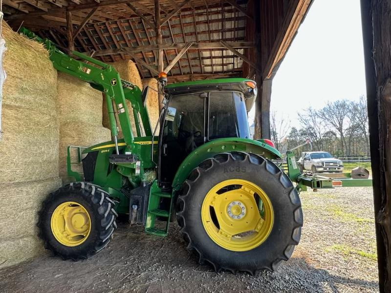 2023 John Deere 6105E Cab Image