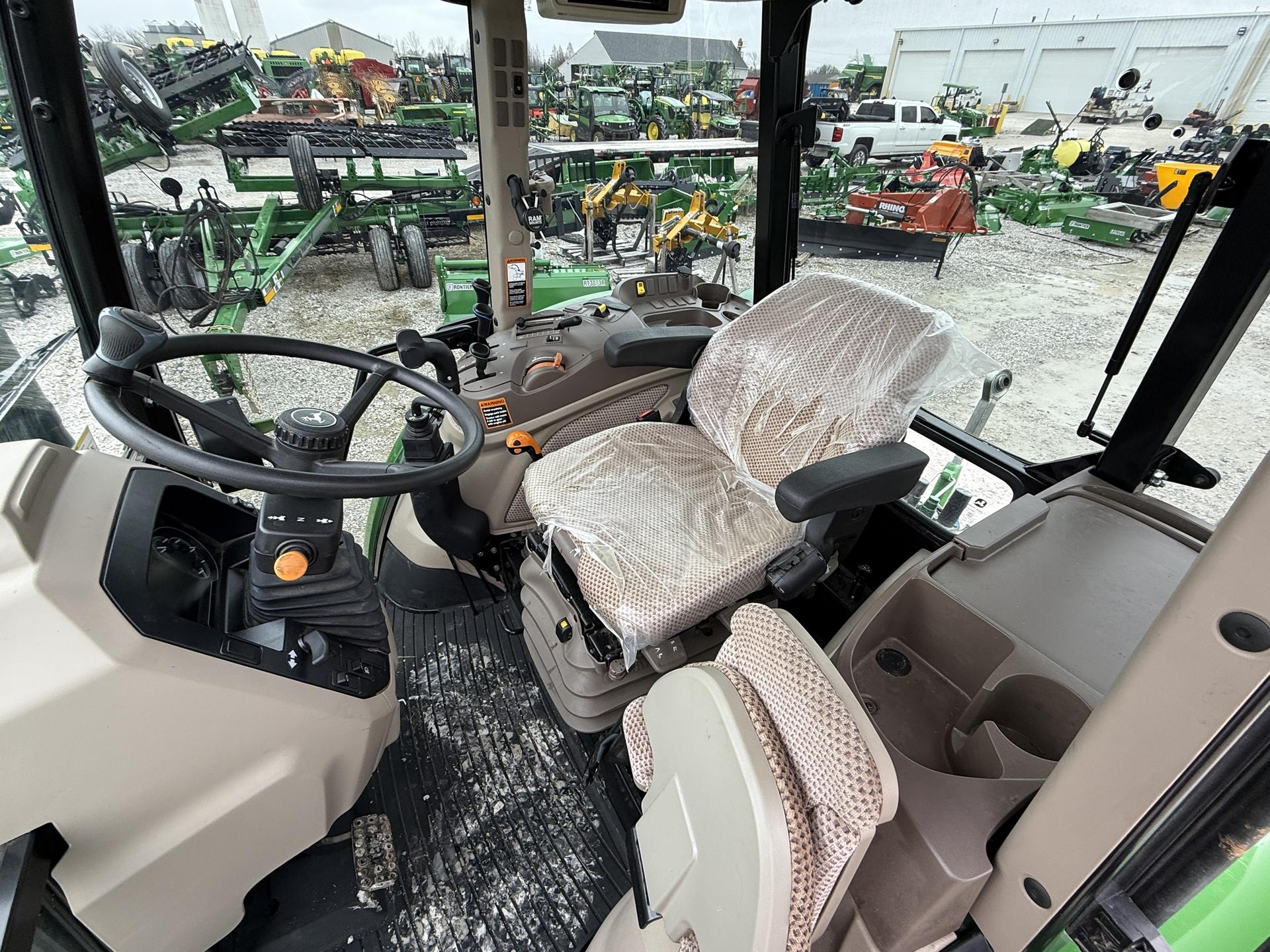 2023 John Deere 6105E Cab Image