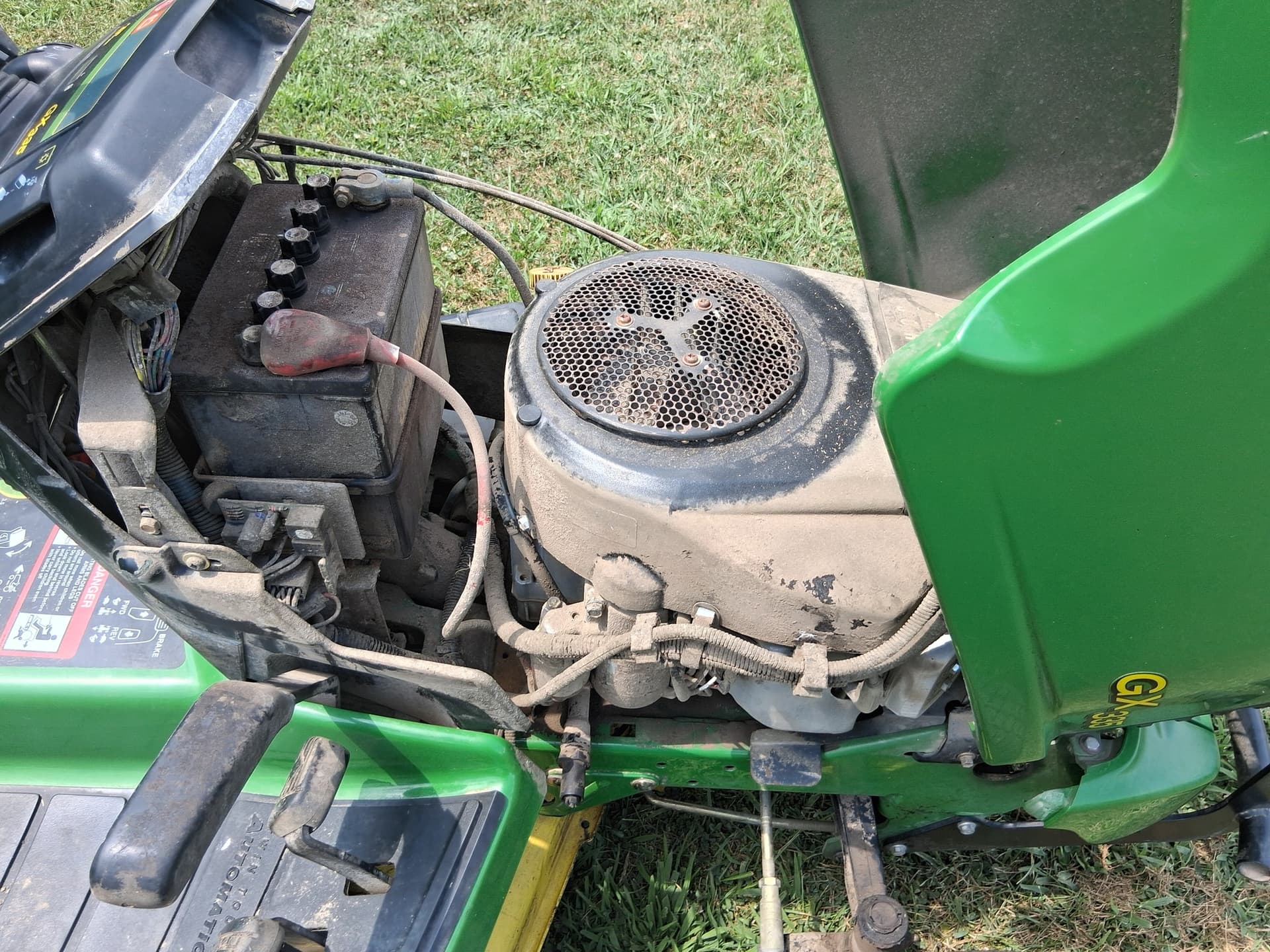 2001 John Deere GX335 Image