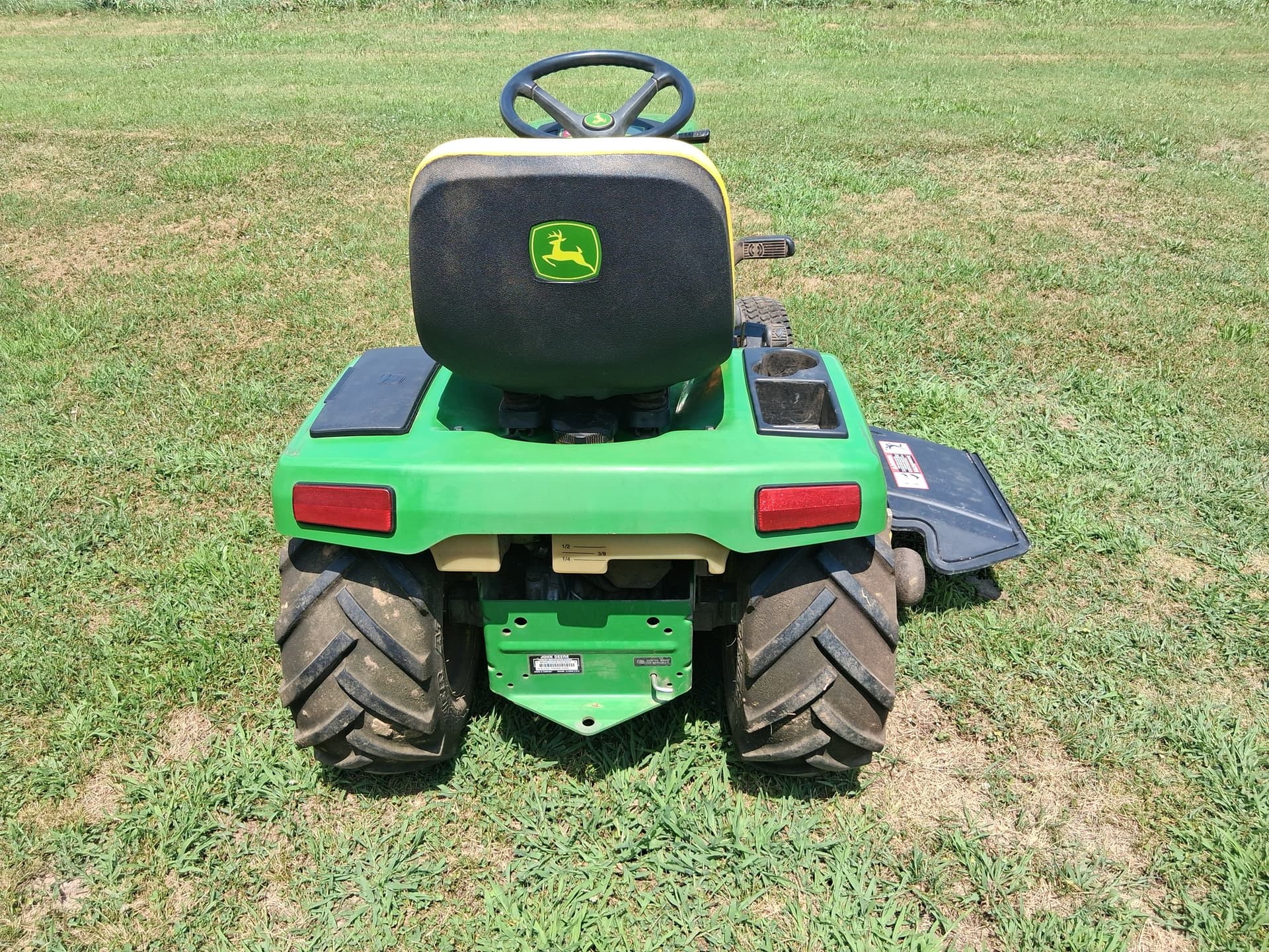 2001 John Deere GX335 Image