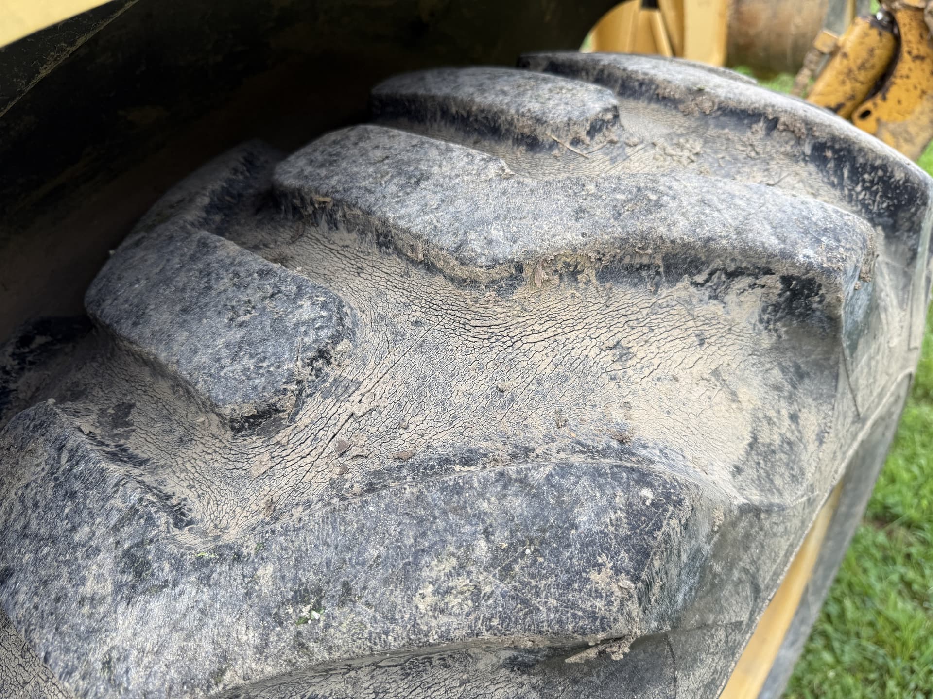2005 John Deere 110TLB Image