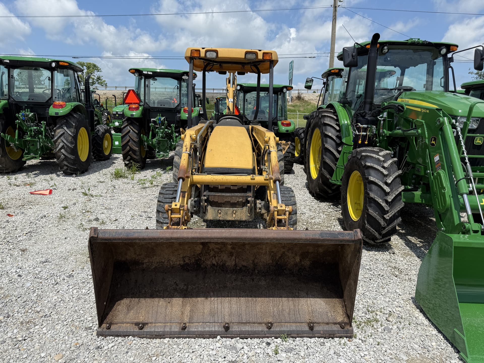 2005 John Deere 110TLB Image