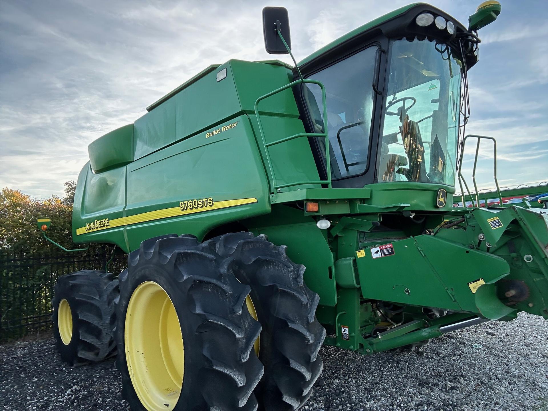 2006 John Deere 9760 STS Image