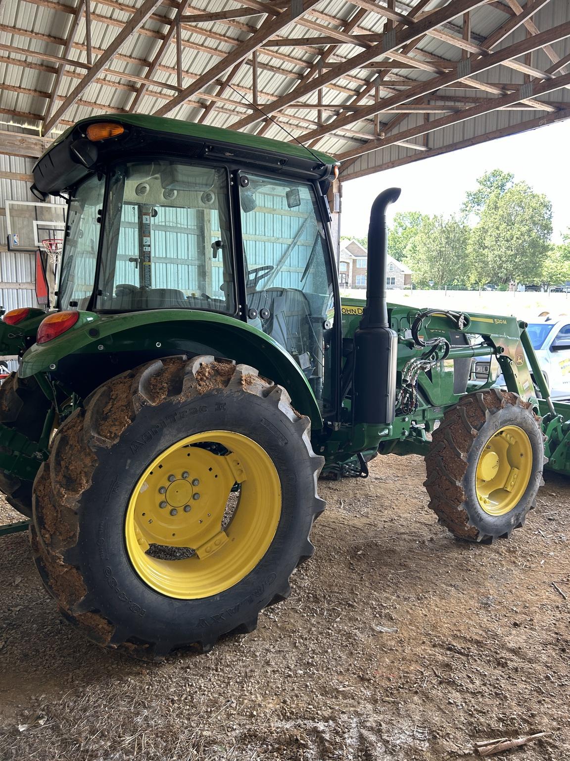 2022 John Deere 5100E Image