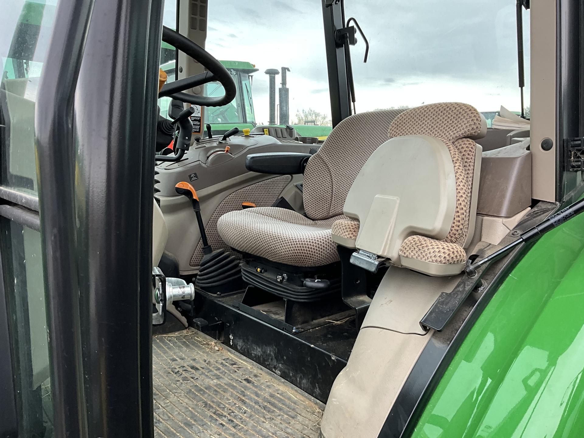 2022 John Deere 5100E Image