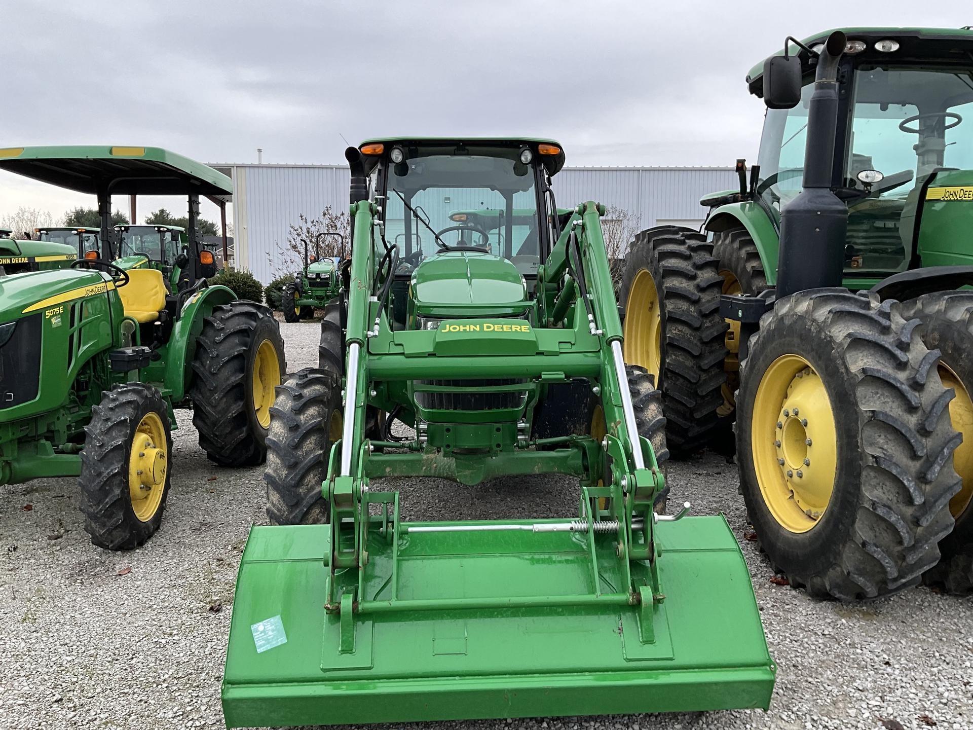 2022 John Deere 5100E Image