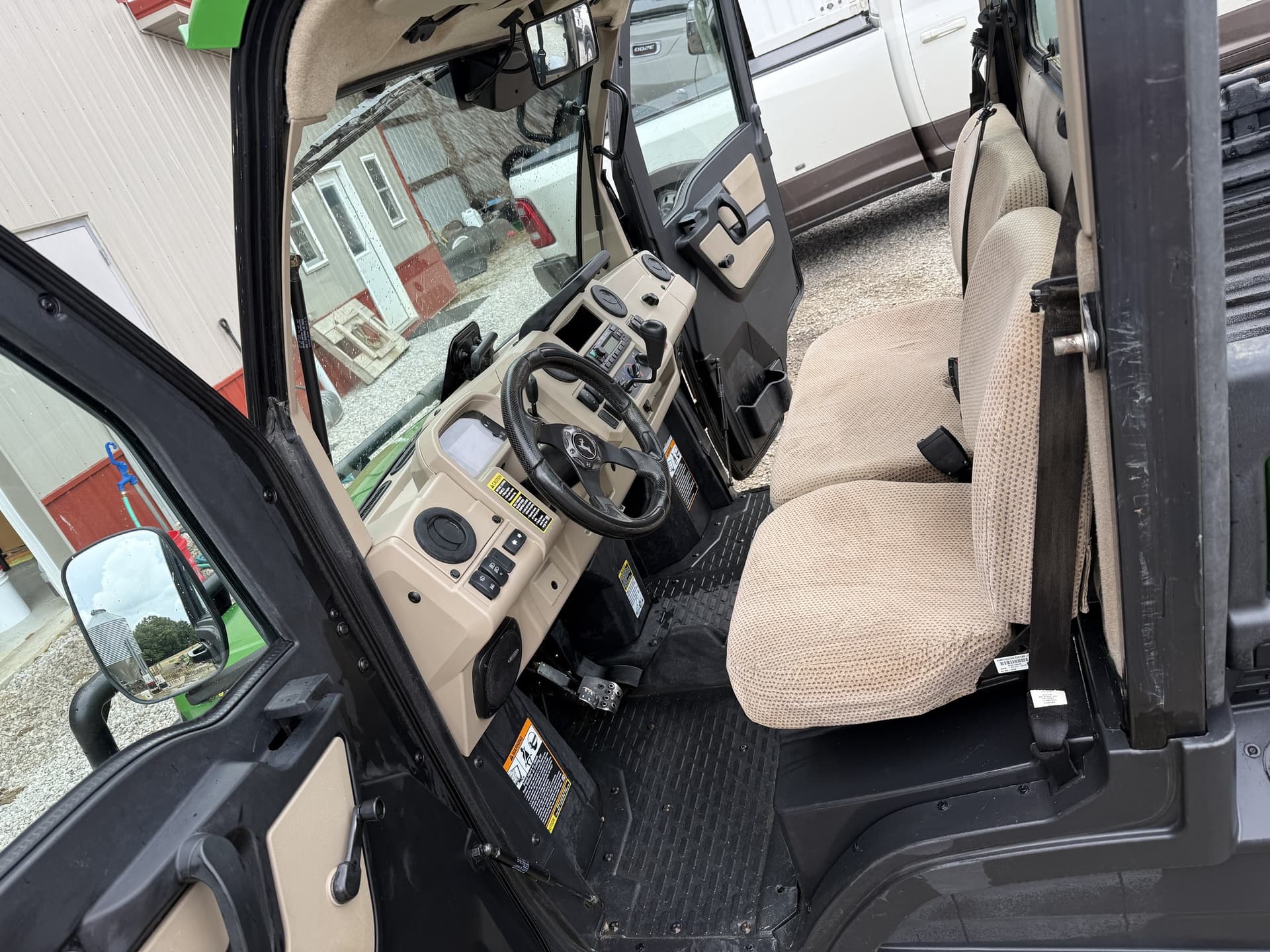 2019 John Deere XUV 835R Image