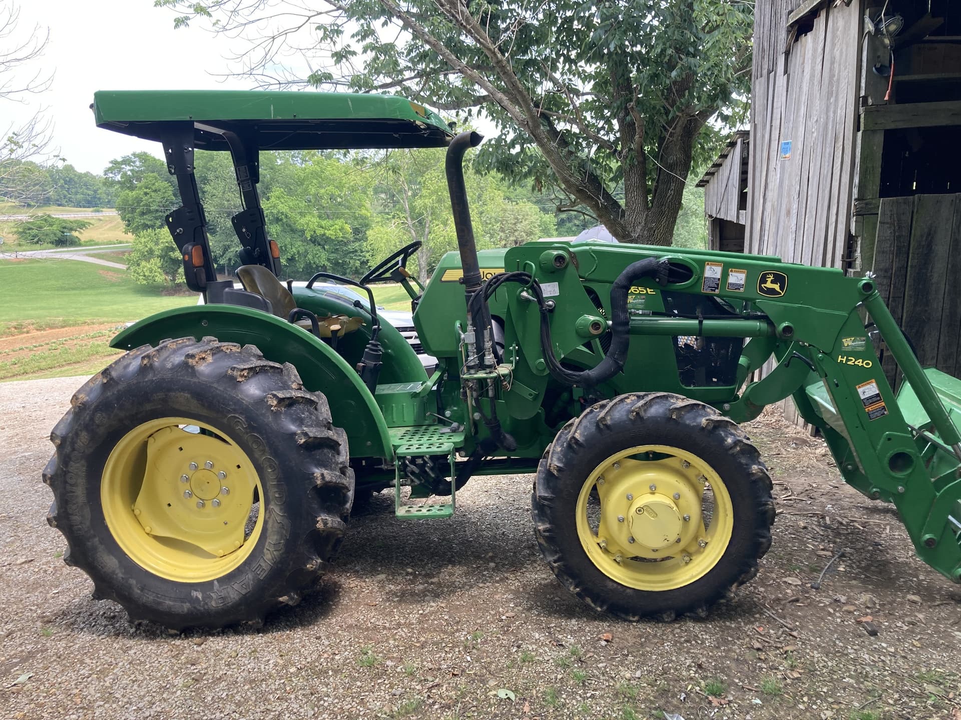 2016 John Deere 5065E Image