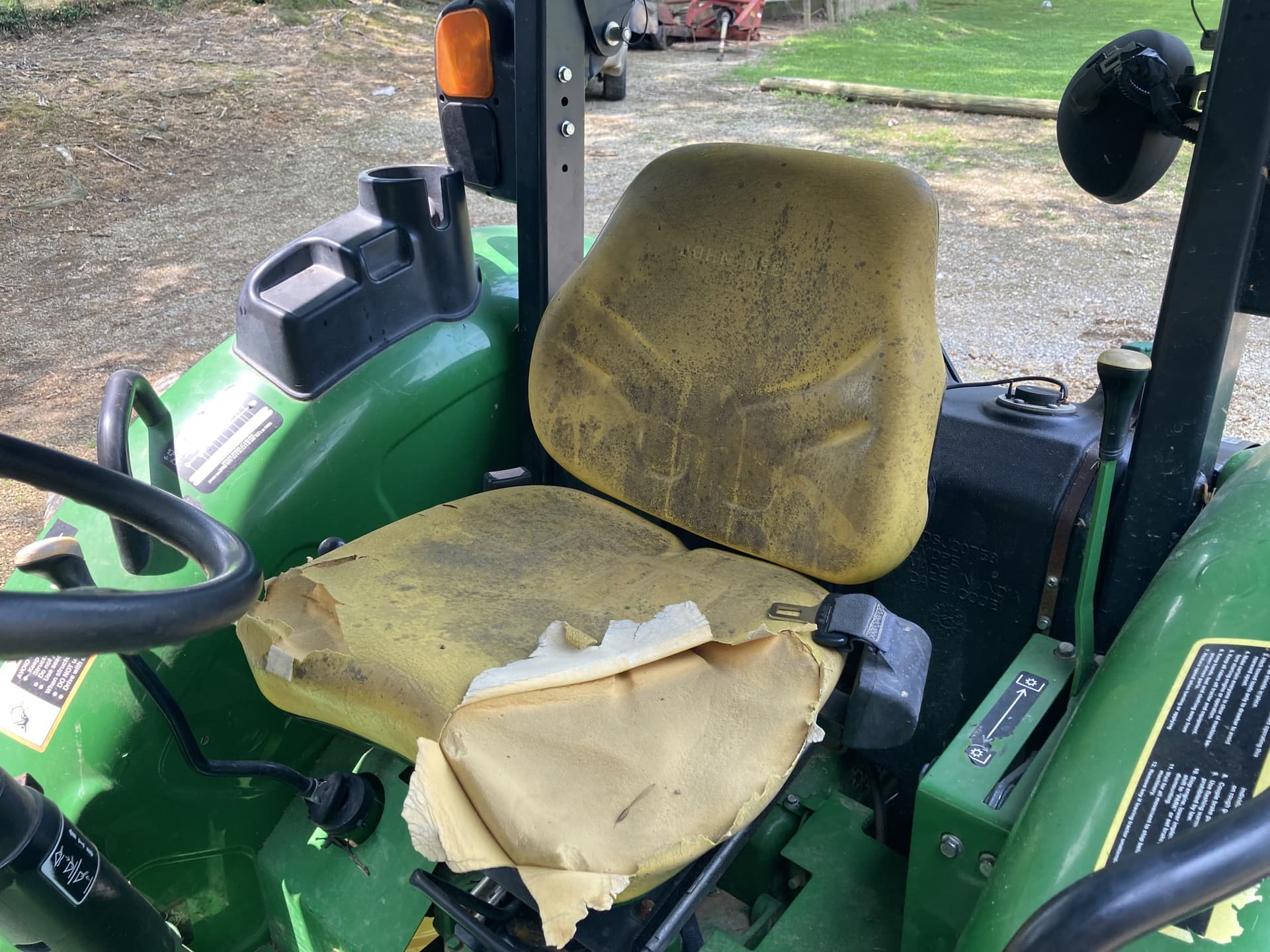 2016 John Deere 5065E Image