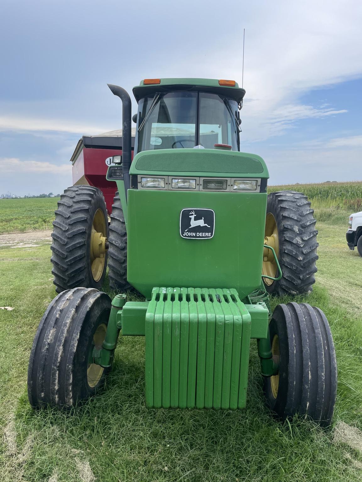 1992 John Deere 4760