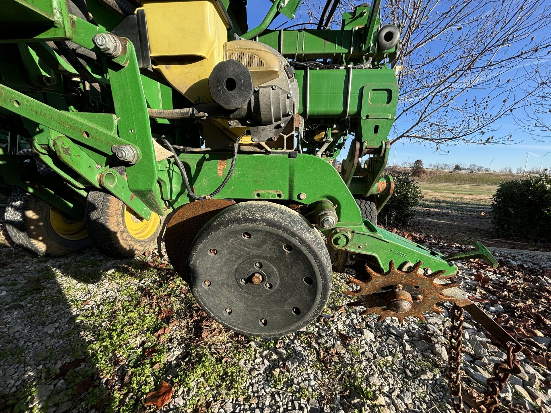 2014 John Deere 1790 Image