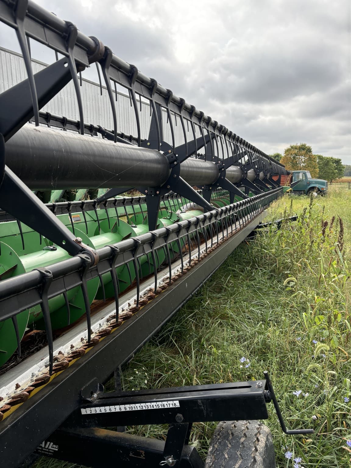 2010 John Deere 635F Image