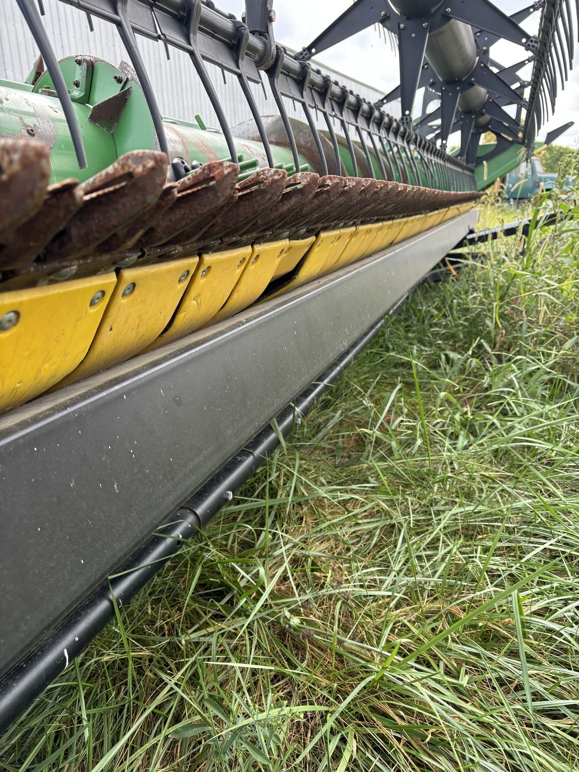 2010 John Deere 635F Image