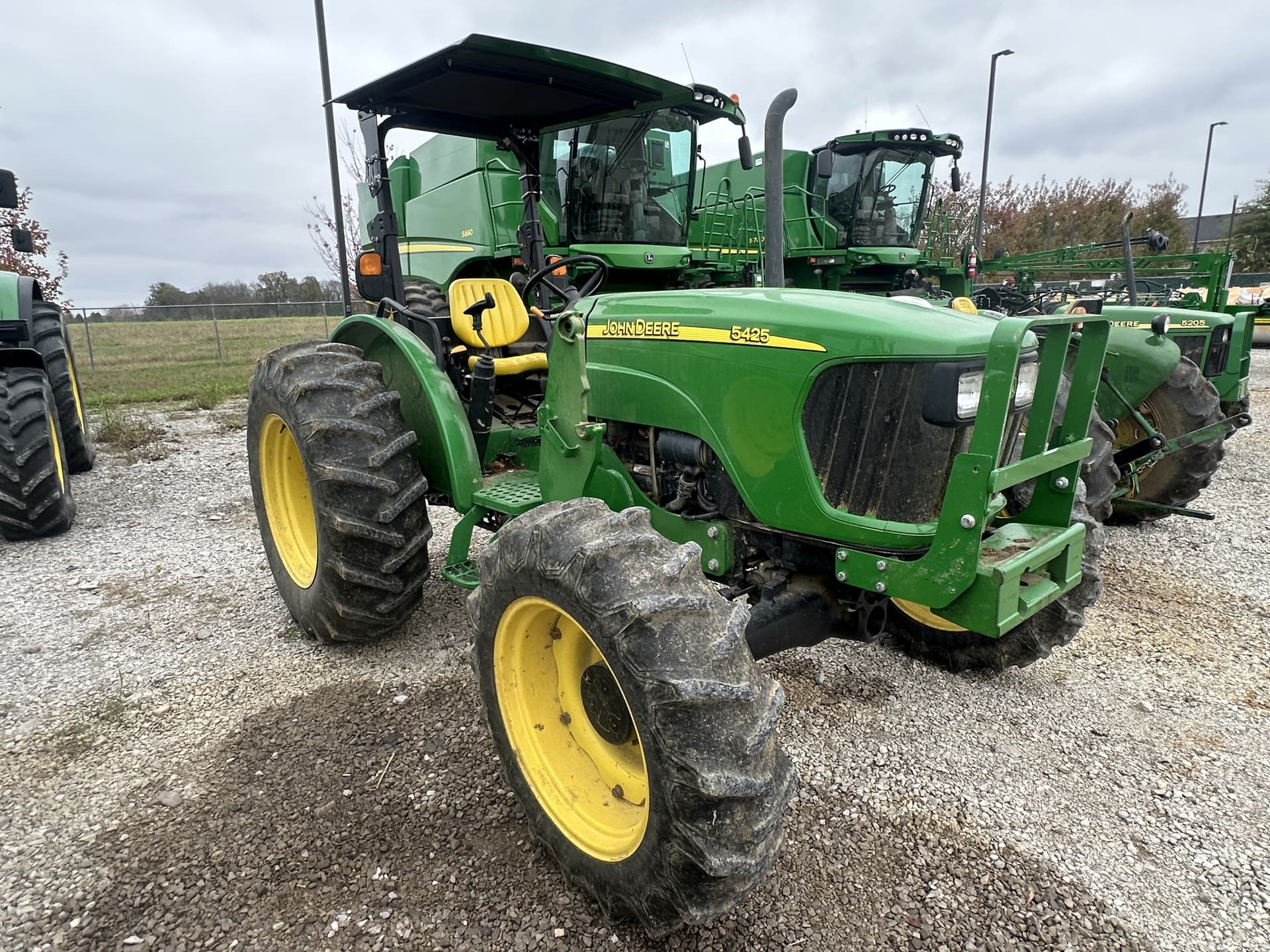 2005 John Deere 5425 Image
