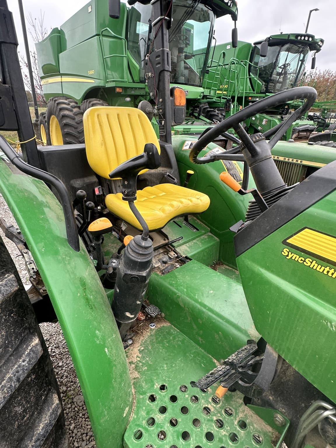 2005 John Deere 5425 Image