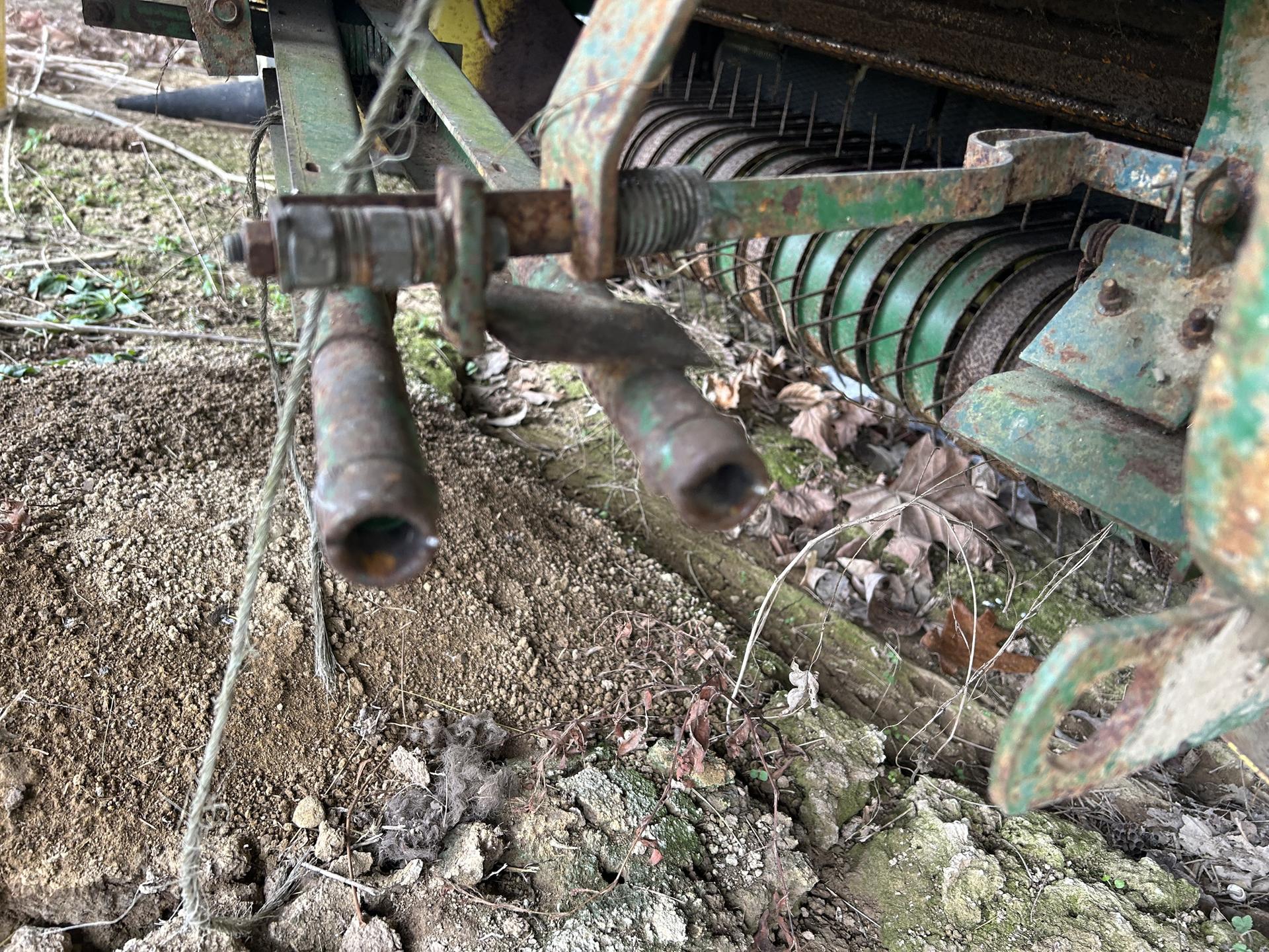 1990 John Deere 375 Image