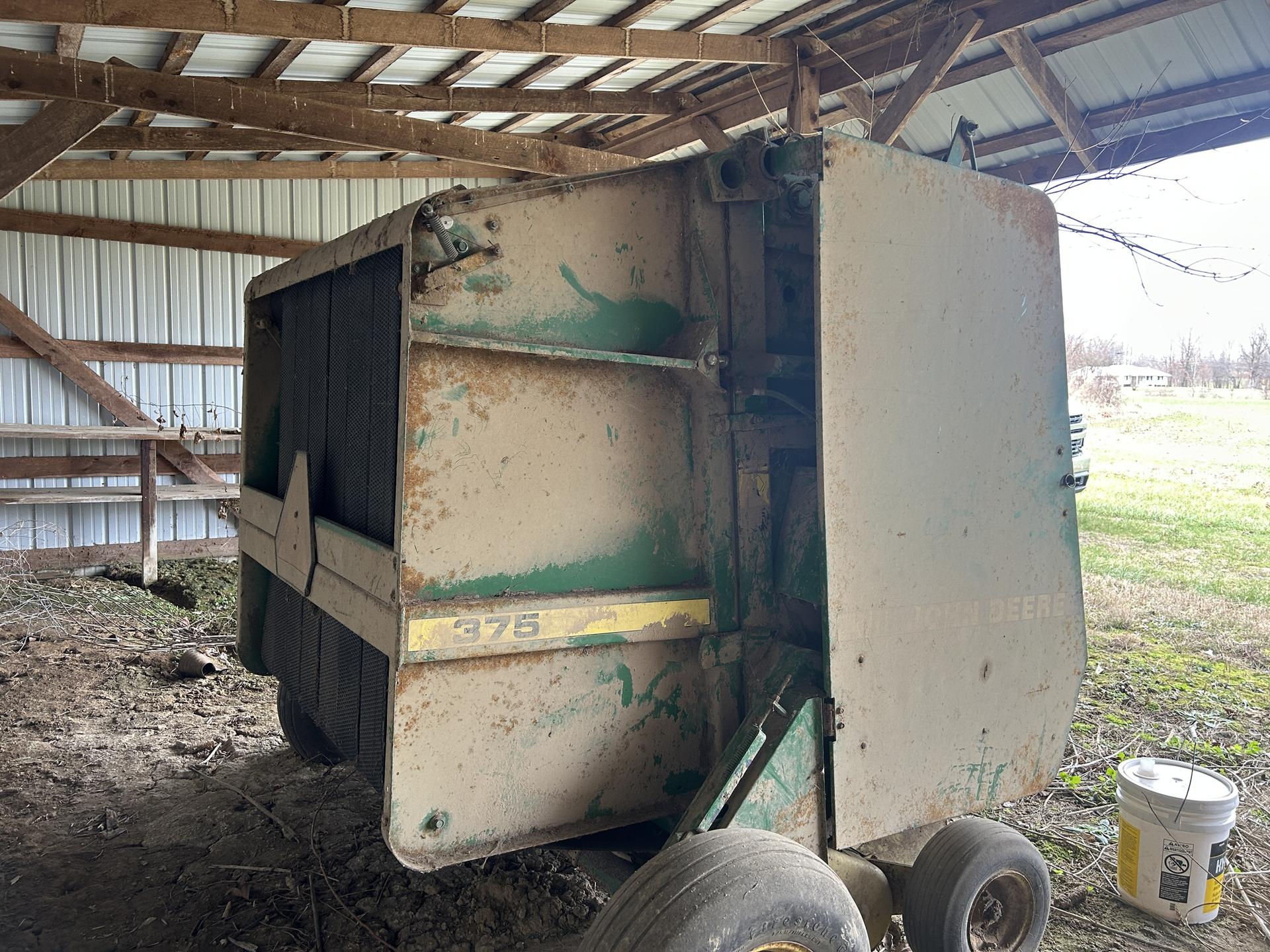 1990 John Deere 375 Image