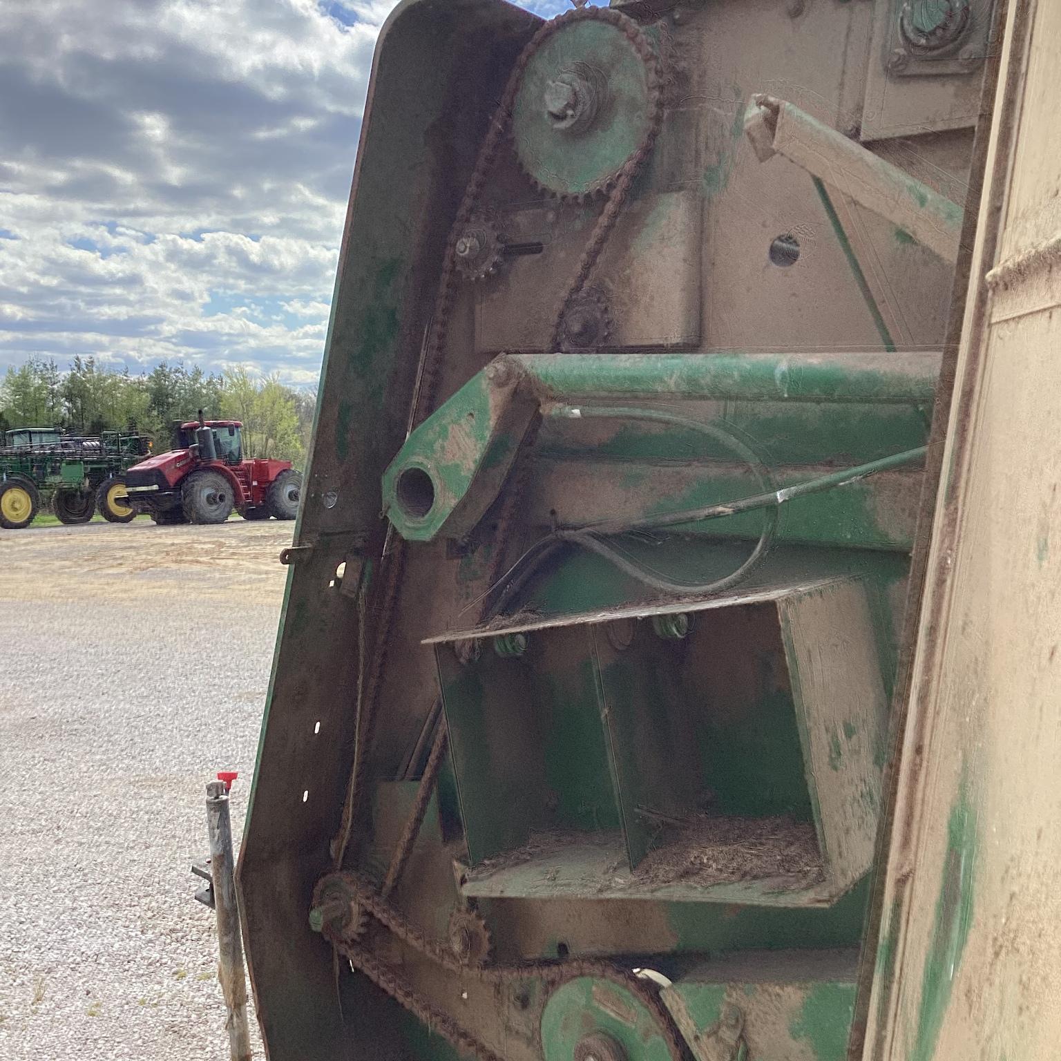 1990 John Deere 375 Image