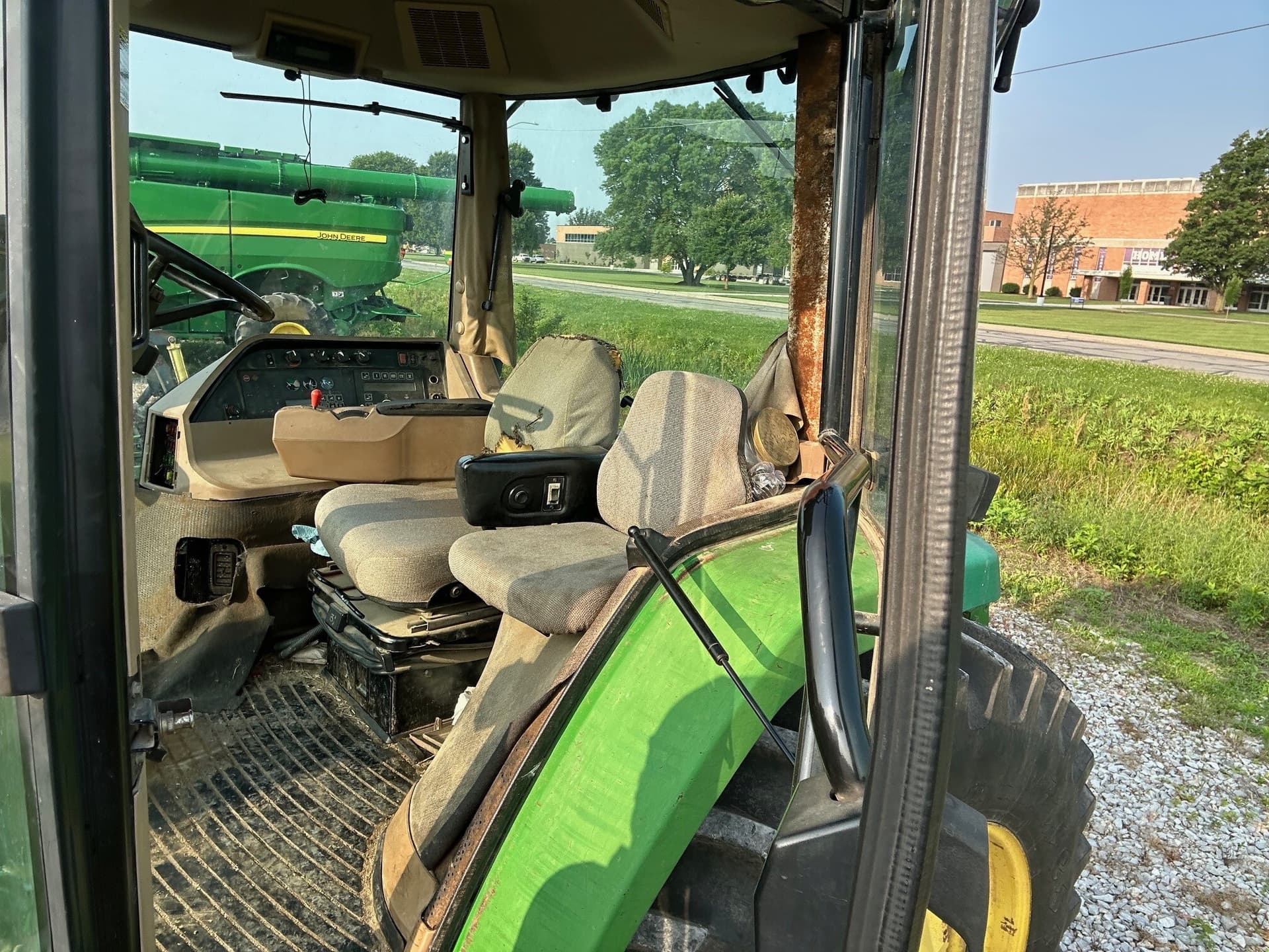 1994 John Deere 8200 Image