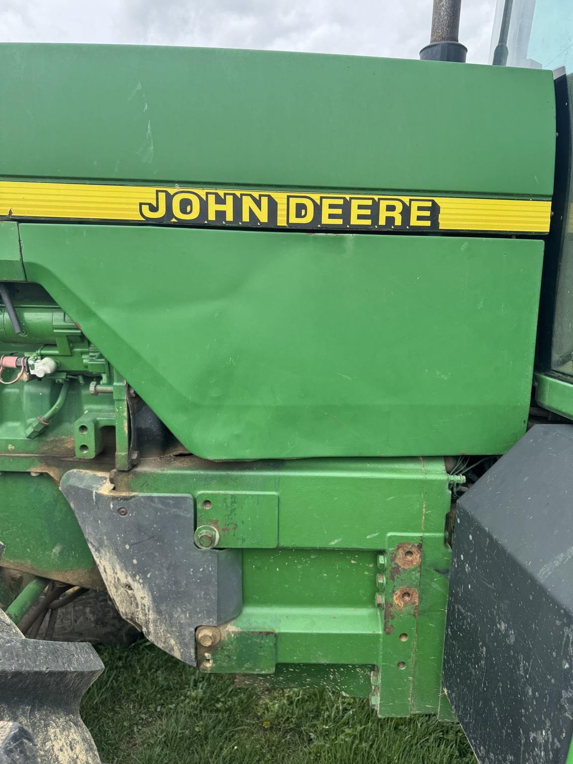 1998 John Deere 8300 Image