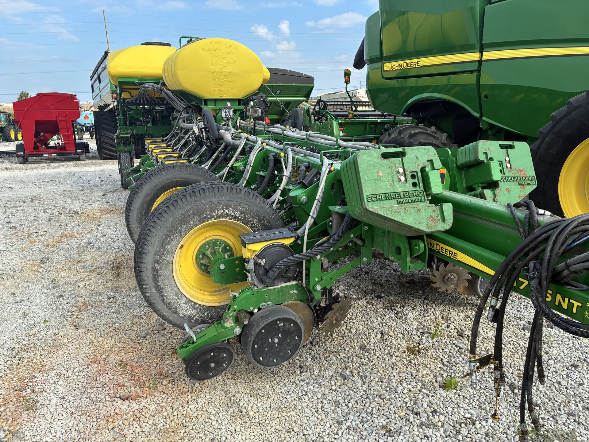 2014 John Deere 1775NT Image