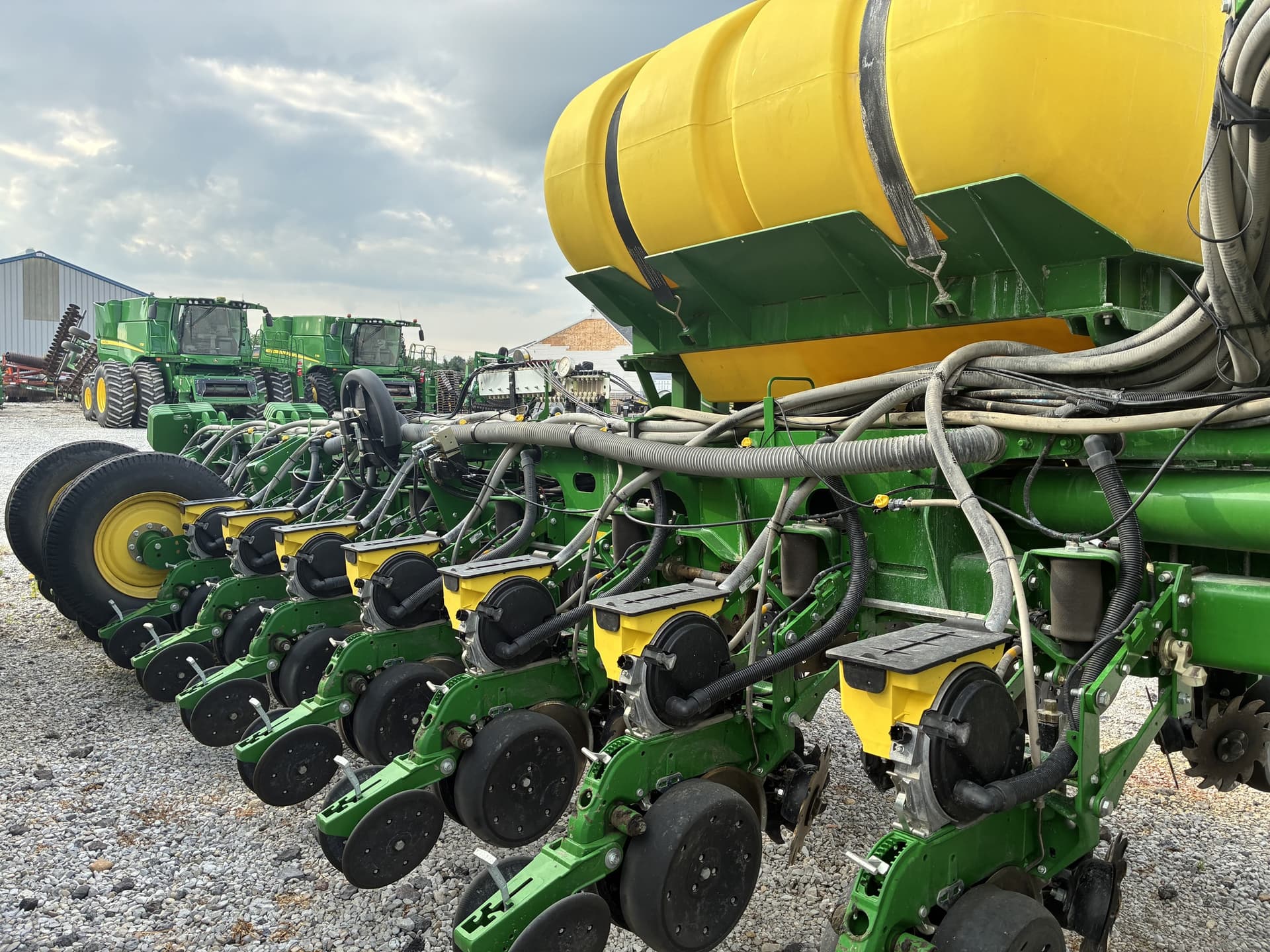 2014 John Deere 1775NT Image