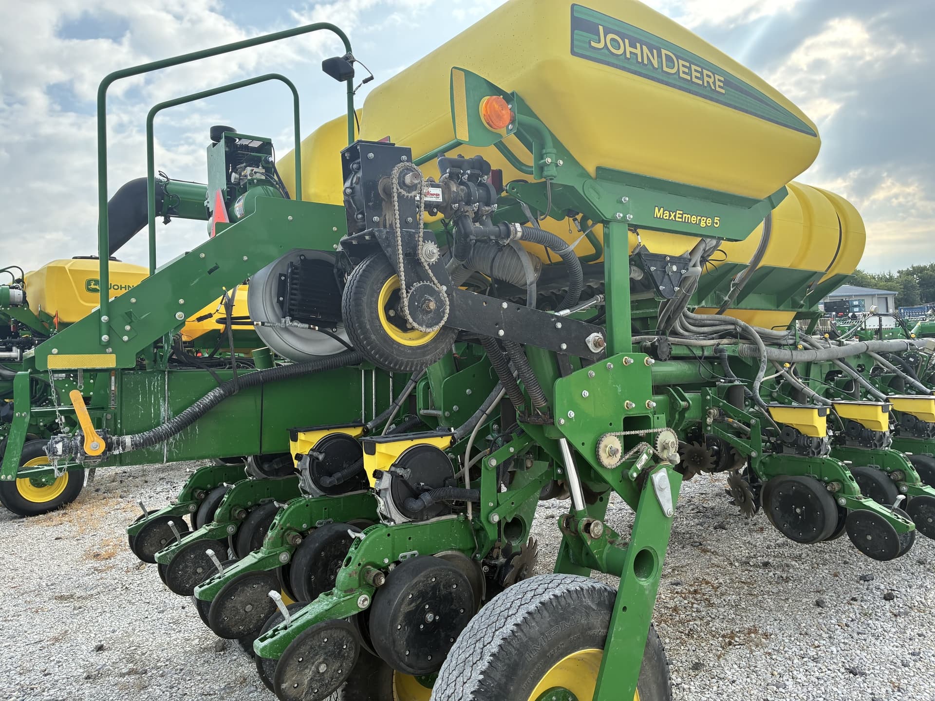 2014 John Deere 1775NT Image