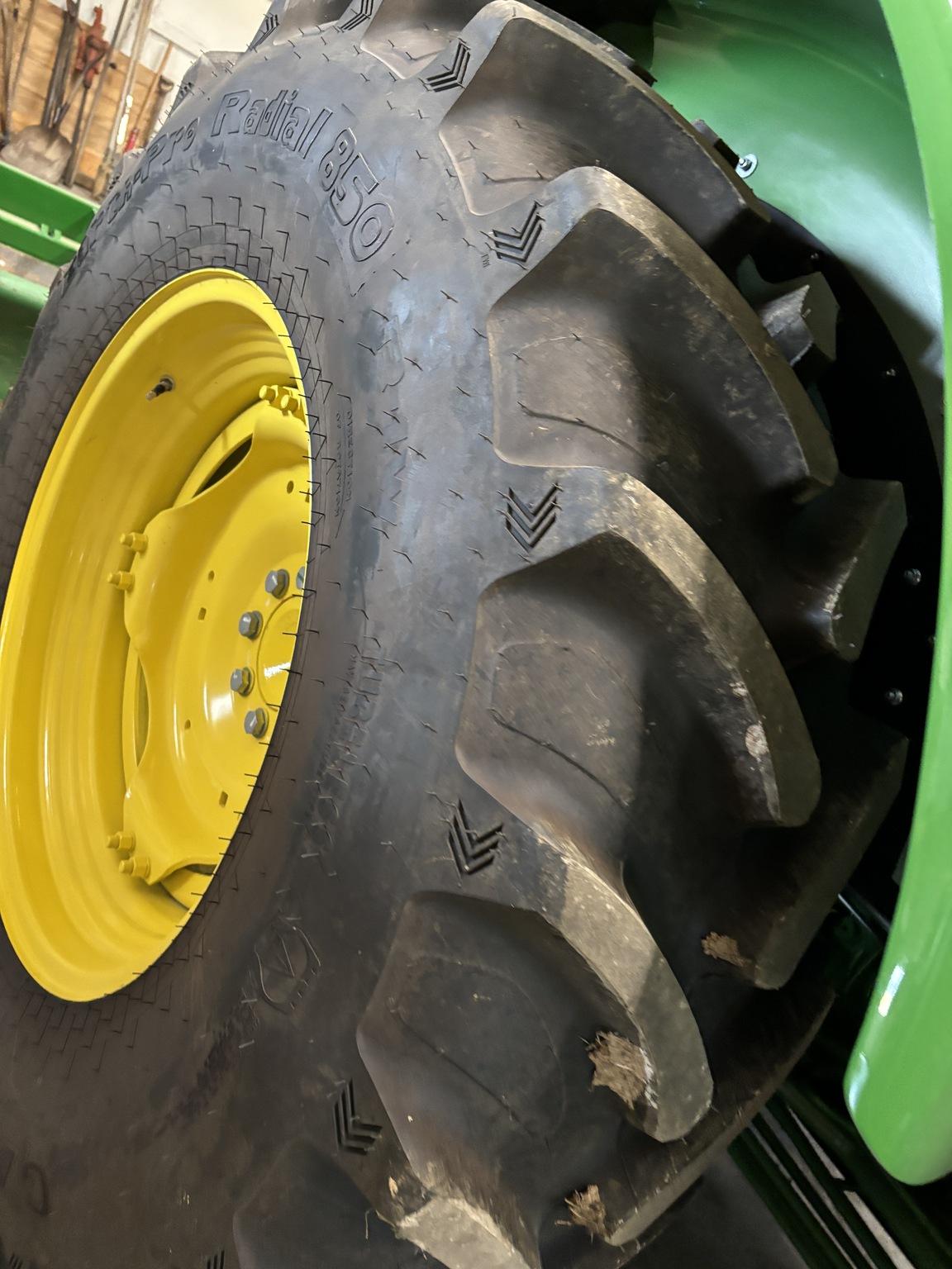 2022 John Deere 5100E