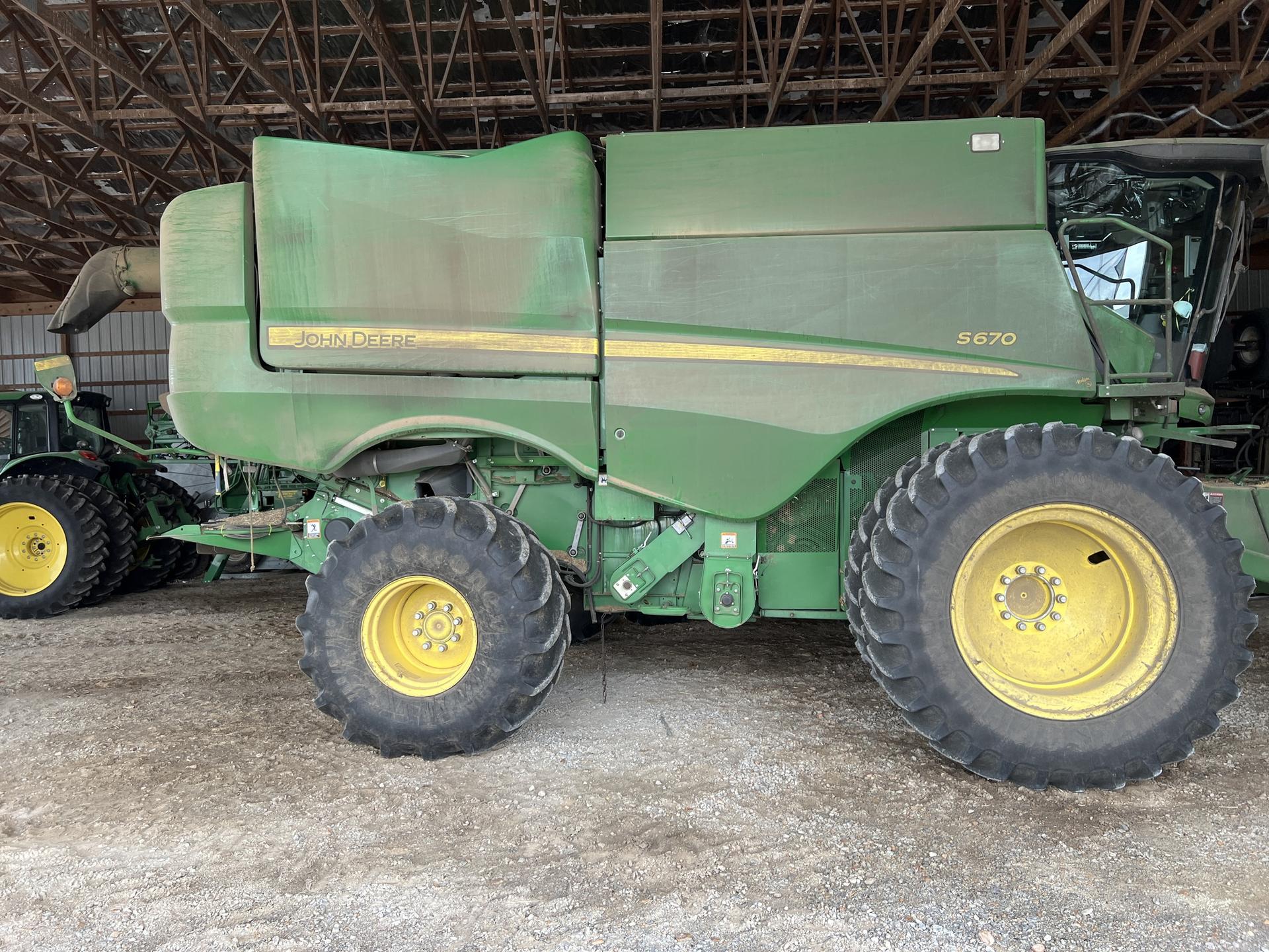 2015 John Deere S670