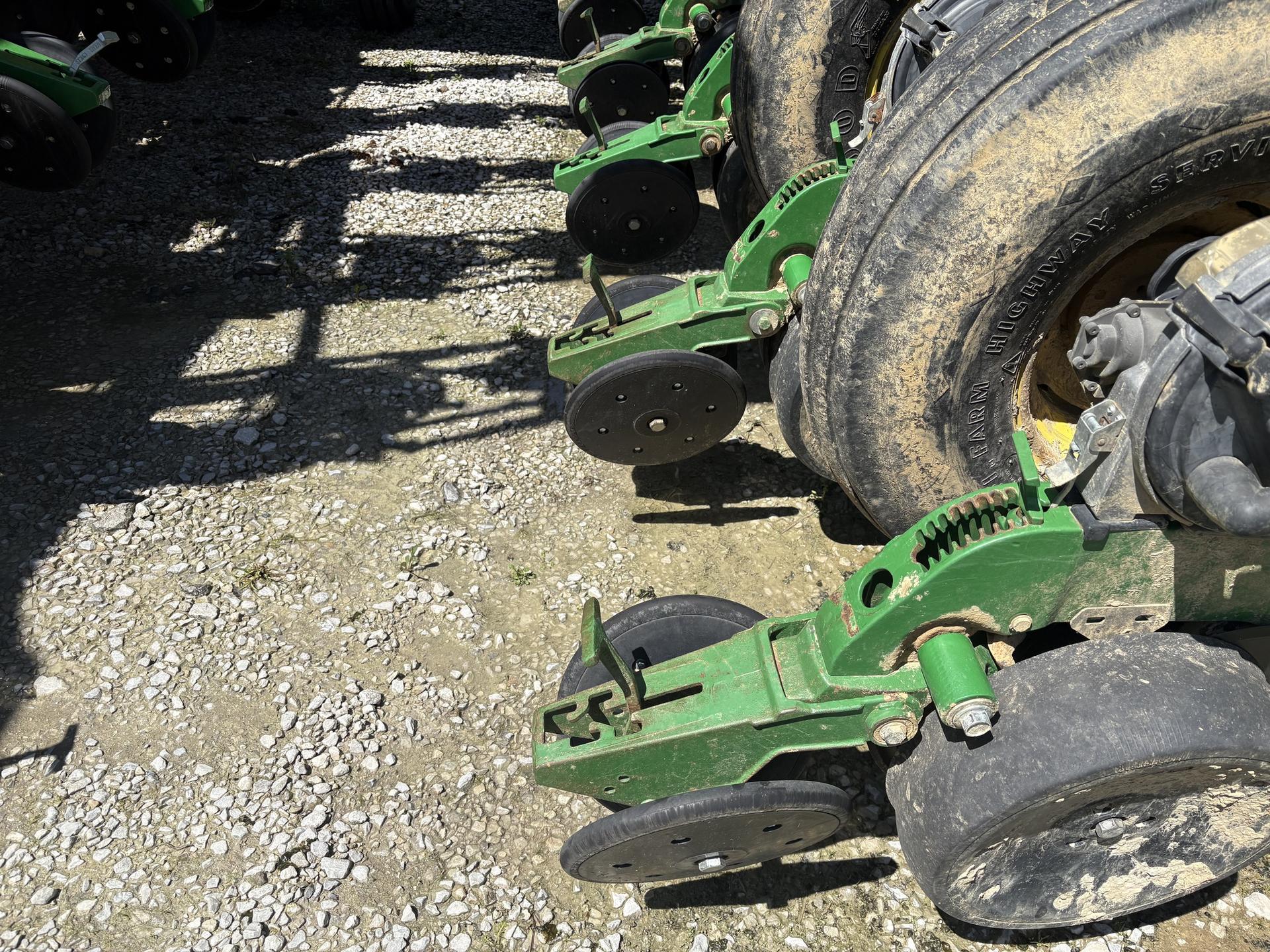 2011 John Deere 1790 Image