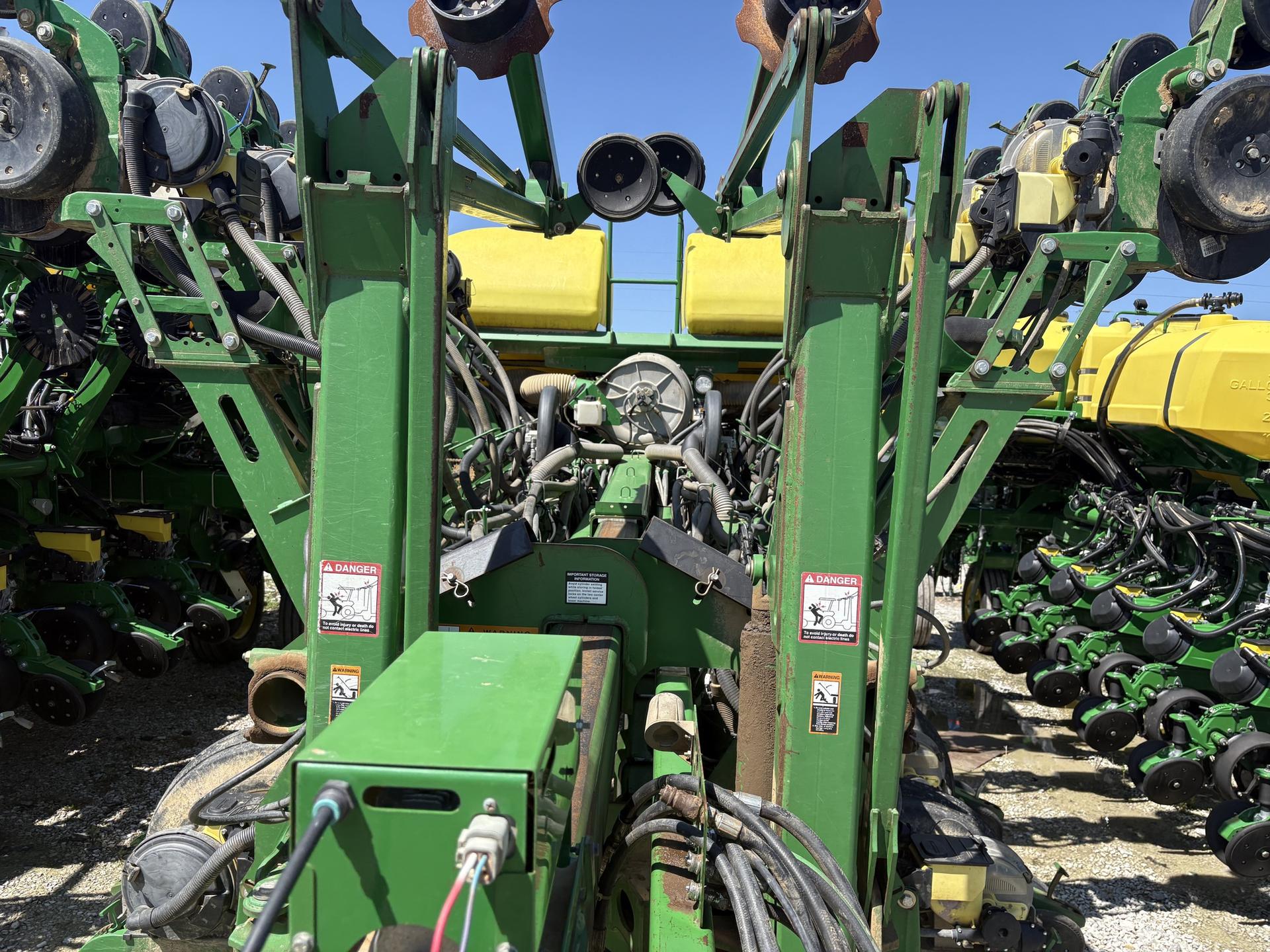 2011 John Deere 1790 Image