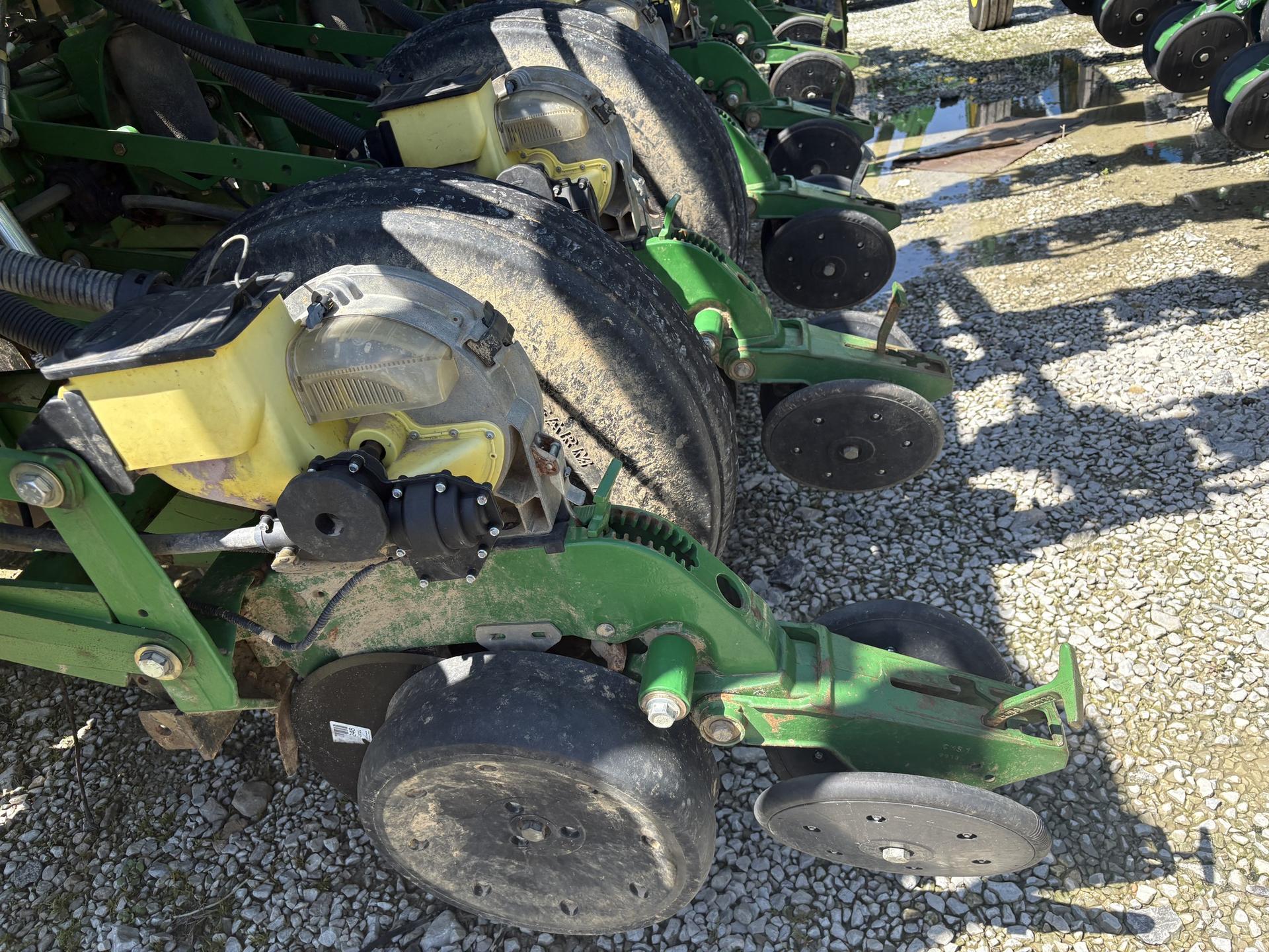 2011 John Deere 1790 Image