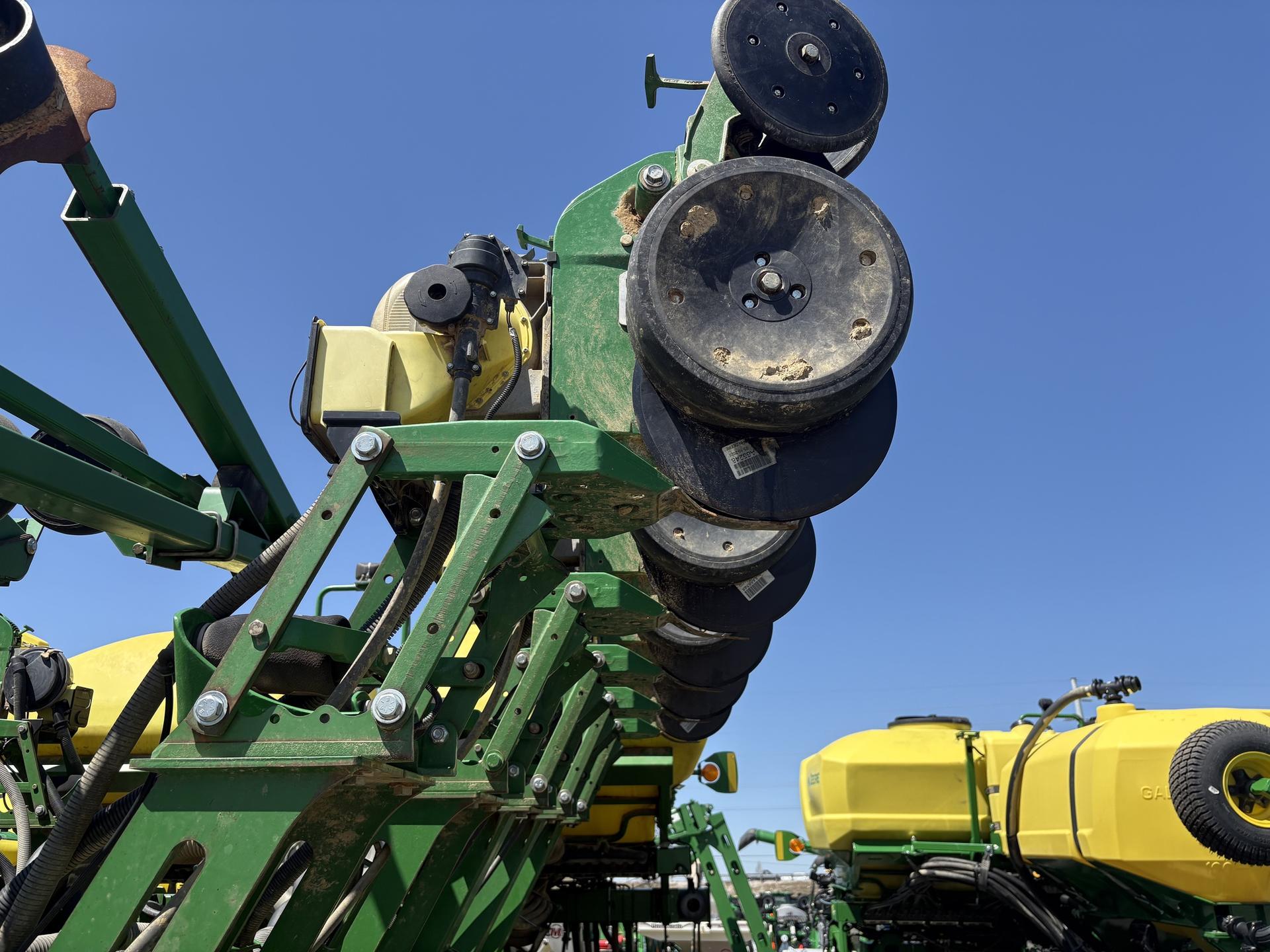 2011 John Deere 1790 Image
