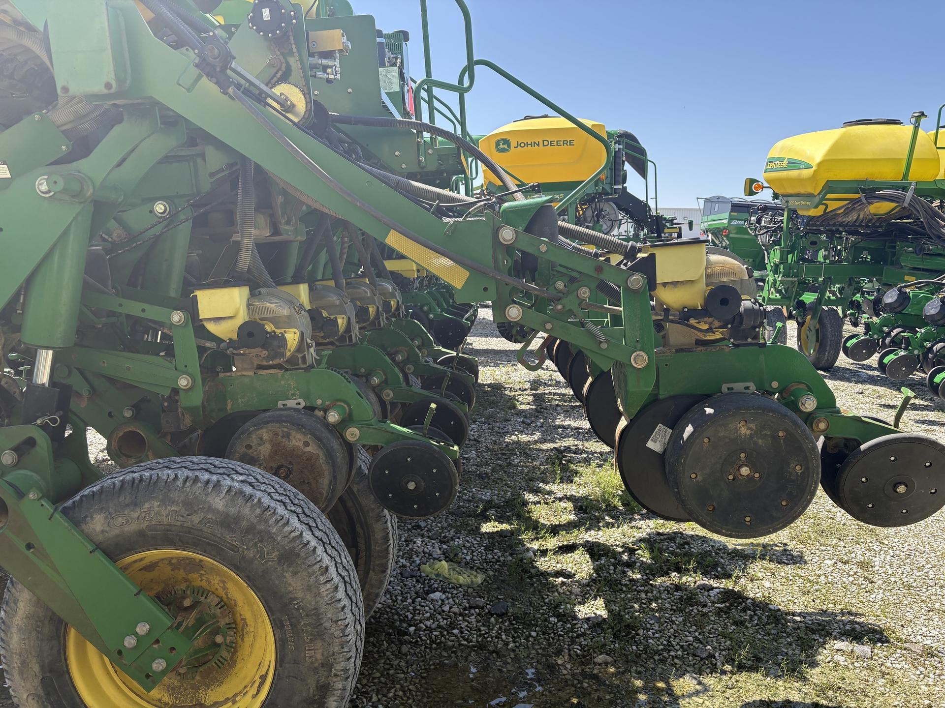 2011 John Deere 1790 Image