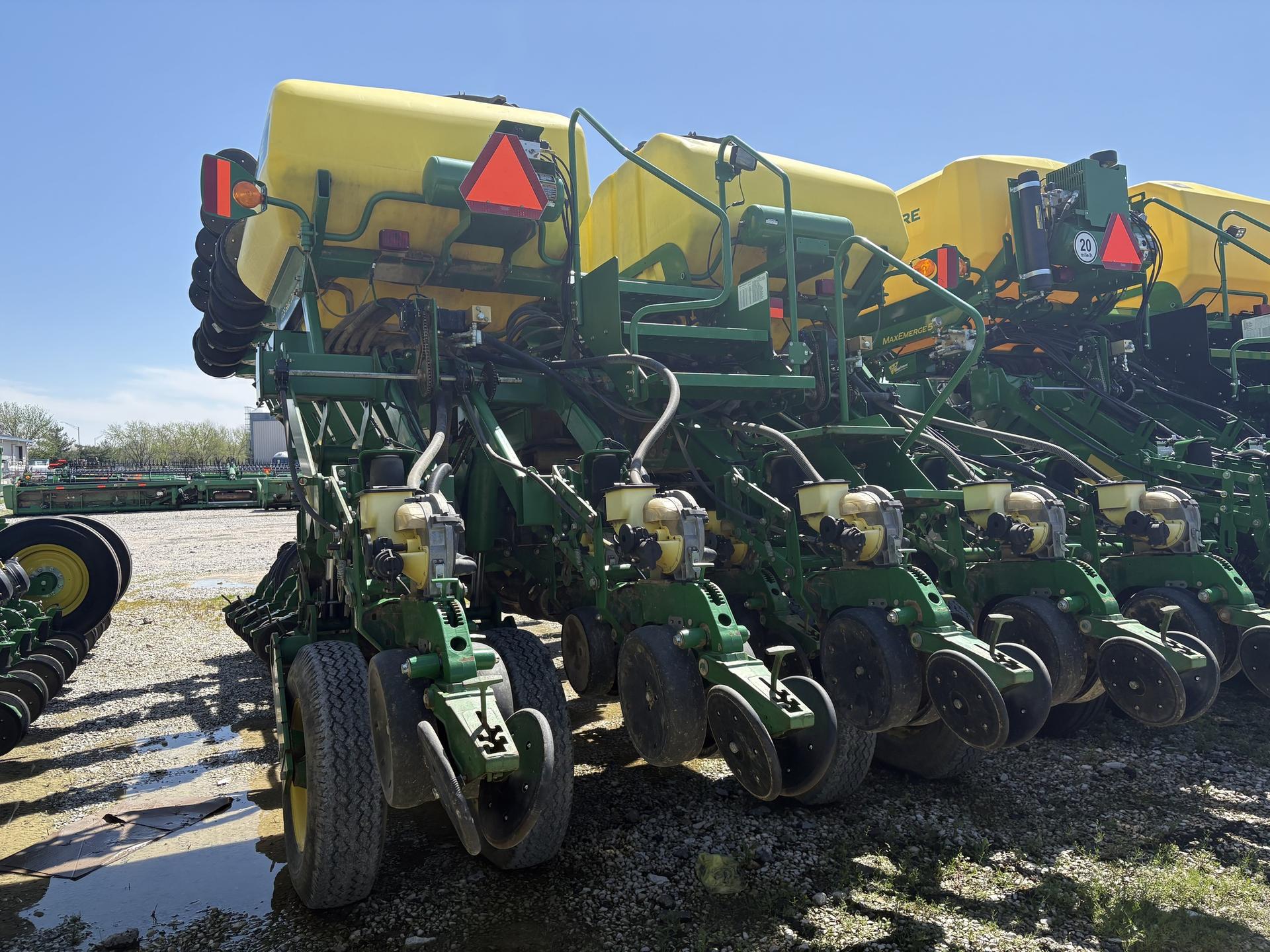 2011 John Deere 1790 Image