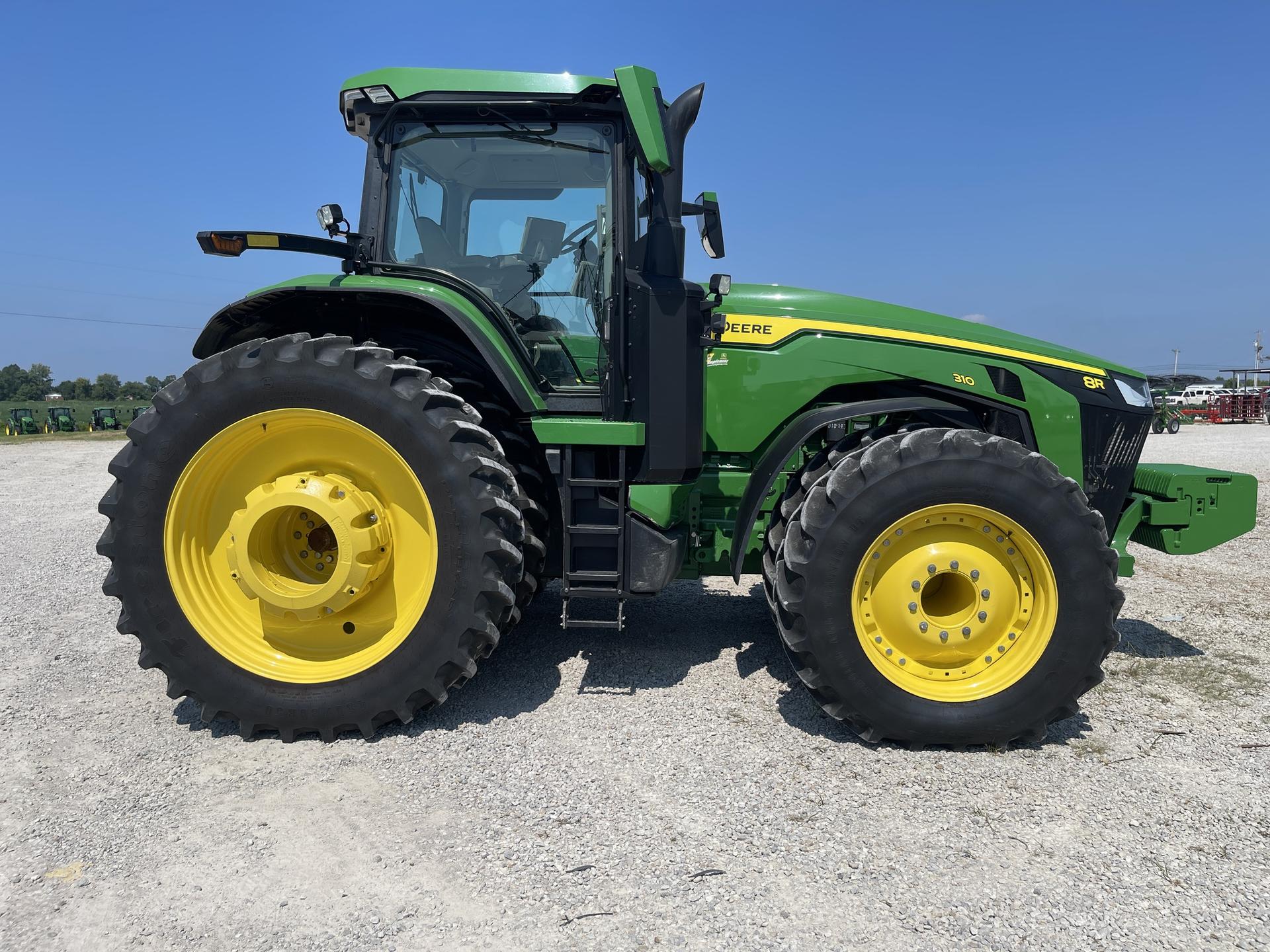 2023 John Deere 8R 310