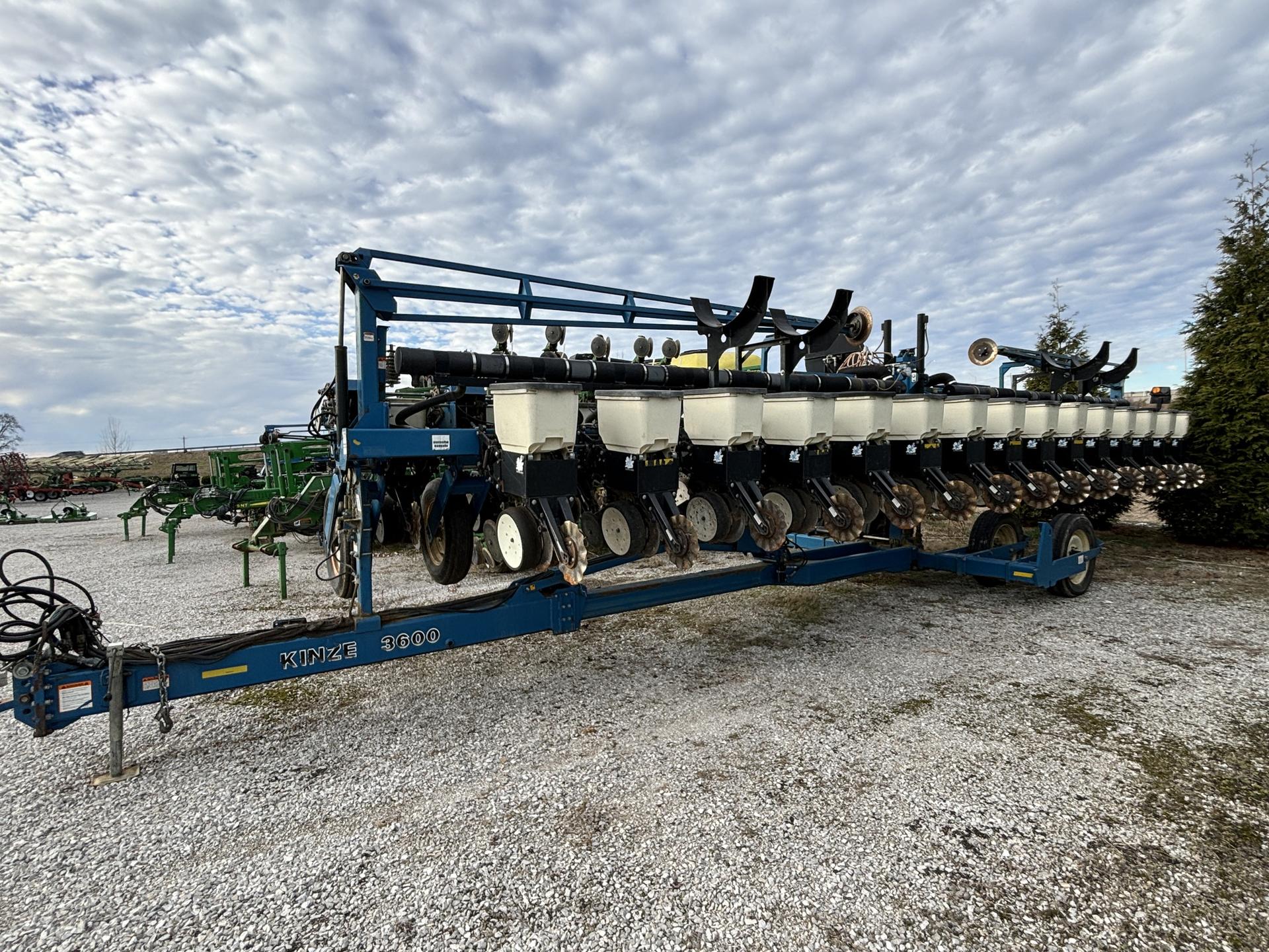 2009 Kinze 3600 Image