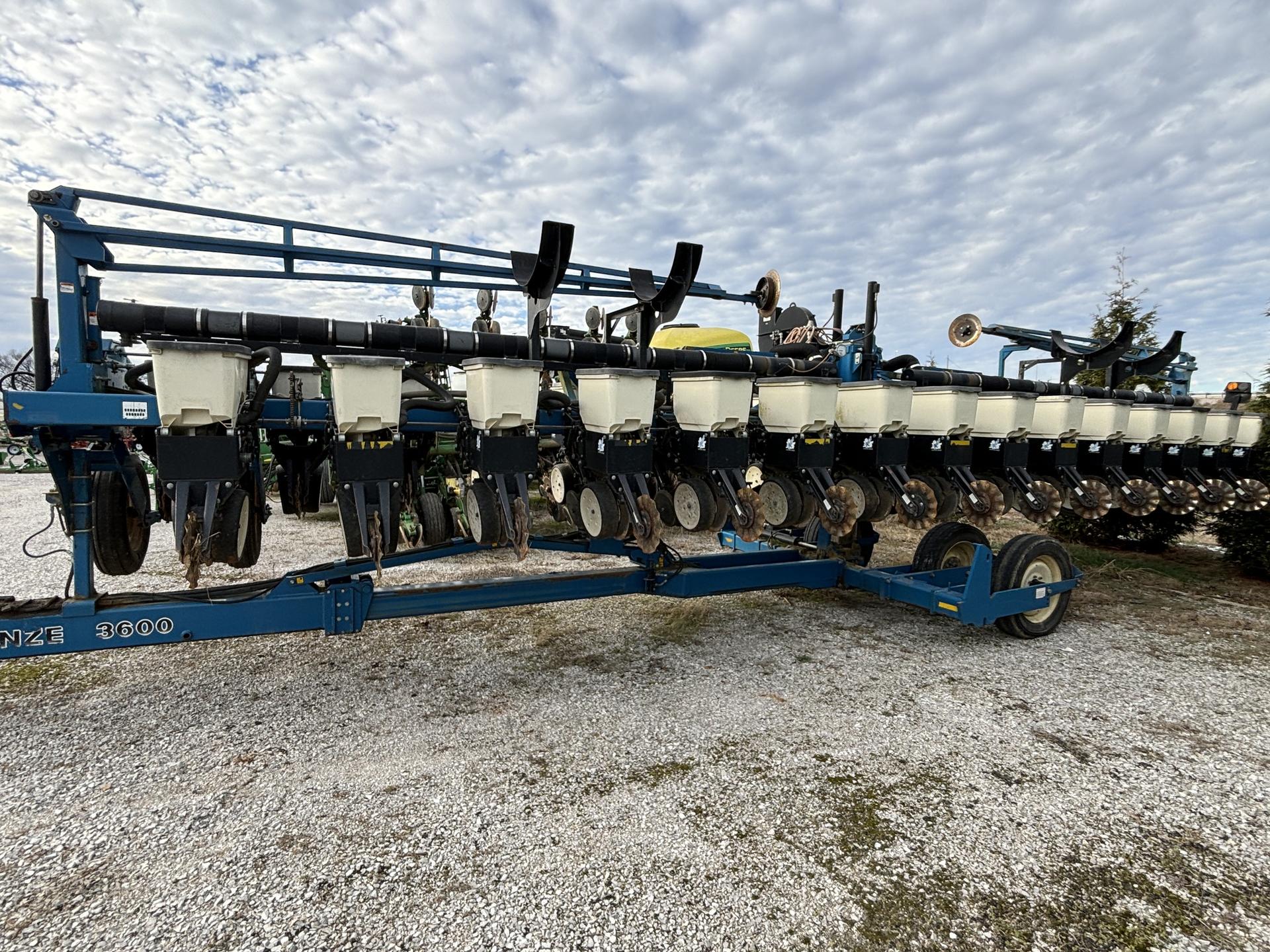 2009 Kinze 3600 Image