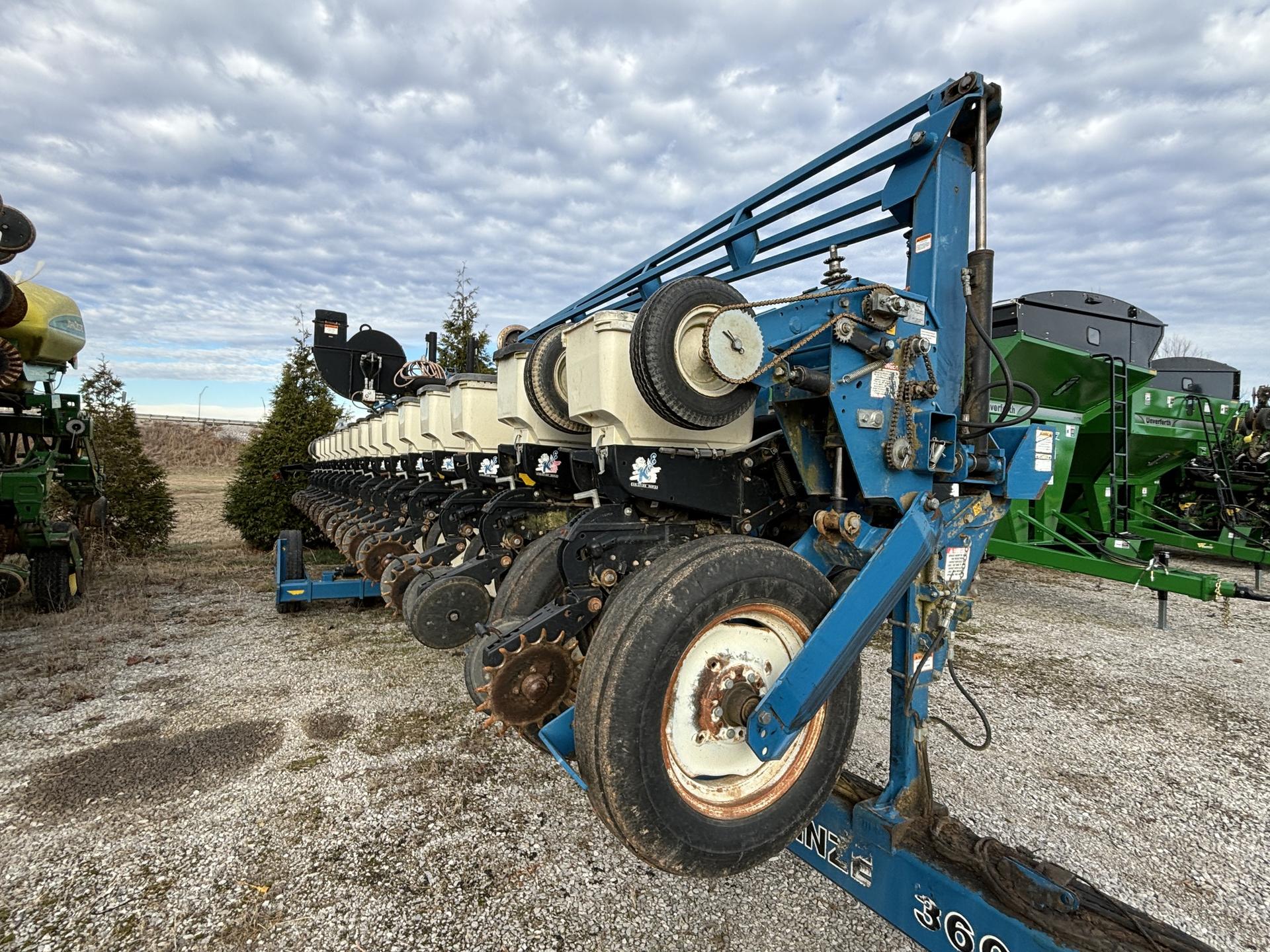 2009 Kinze 3600 Image