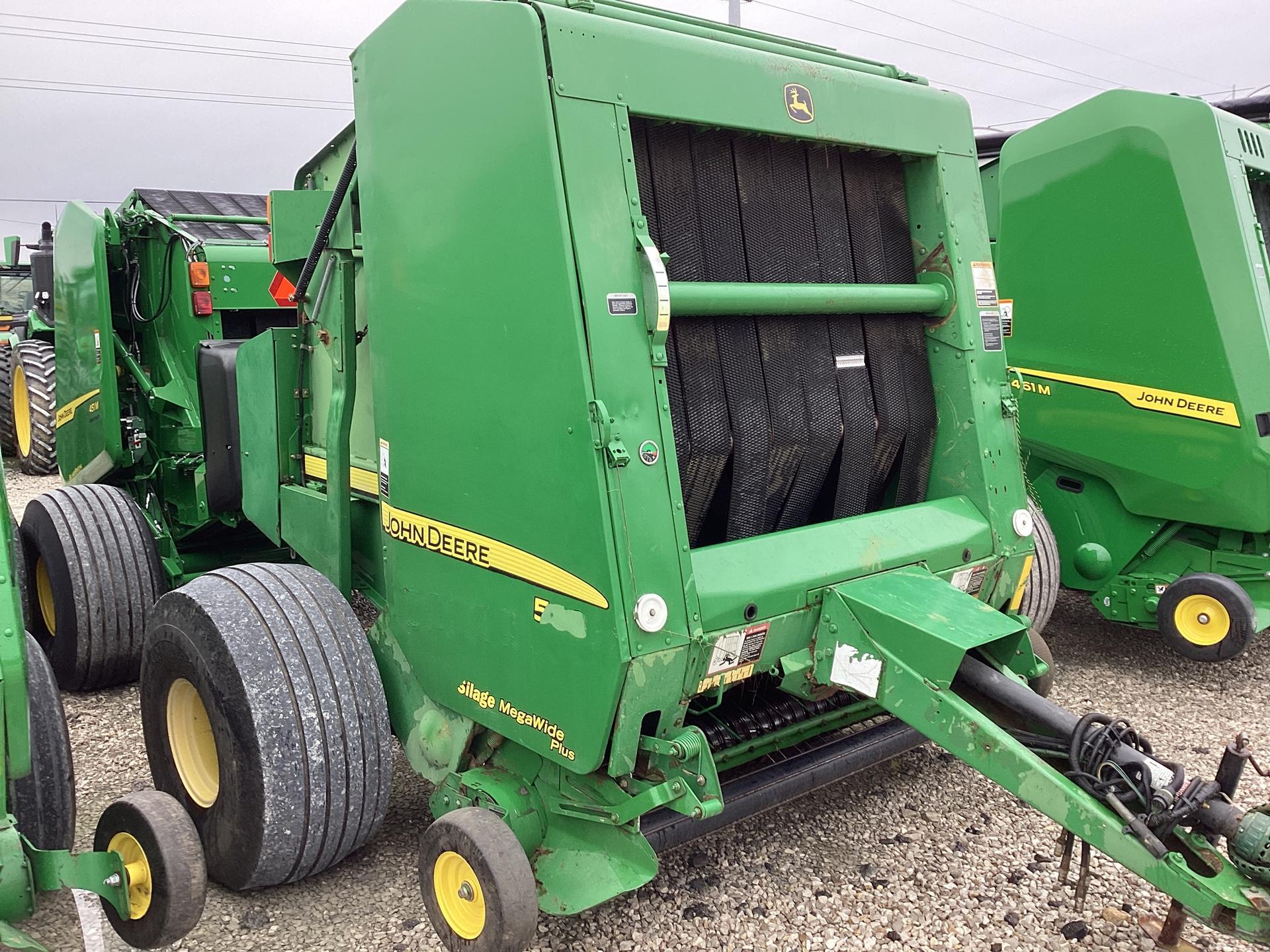 2007 John Deere 568 Image