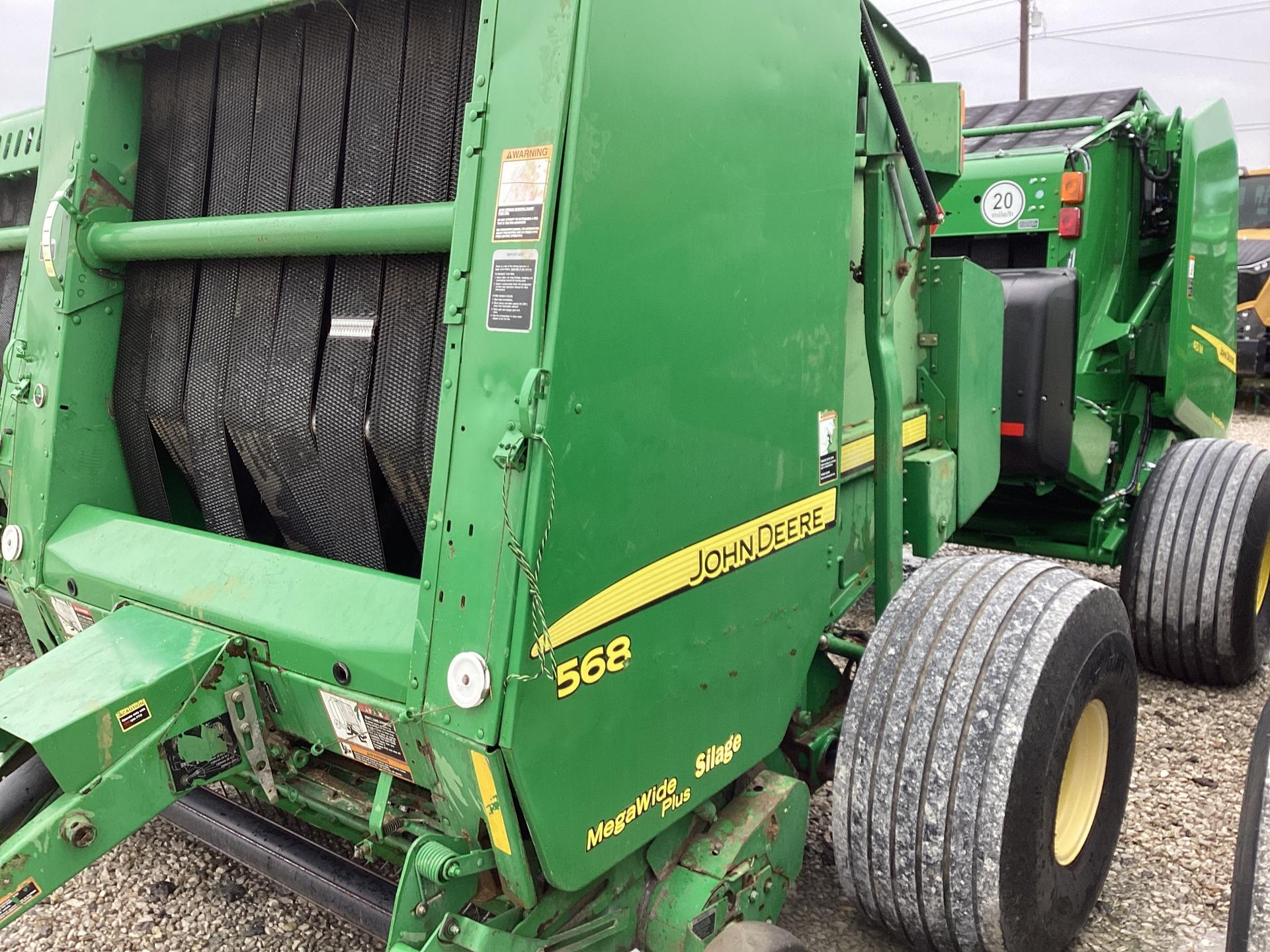 2007 John Deere 568 Image