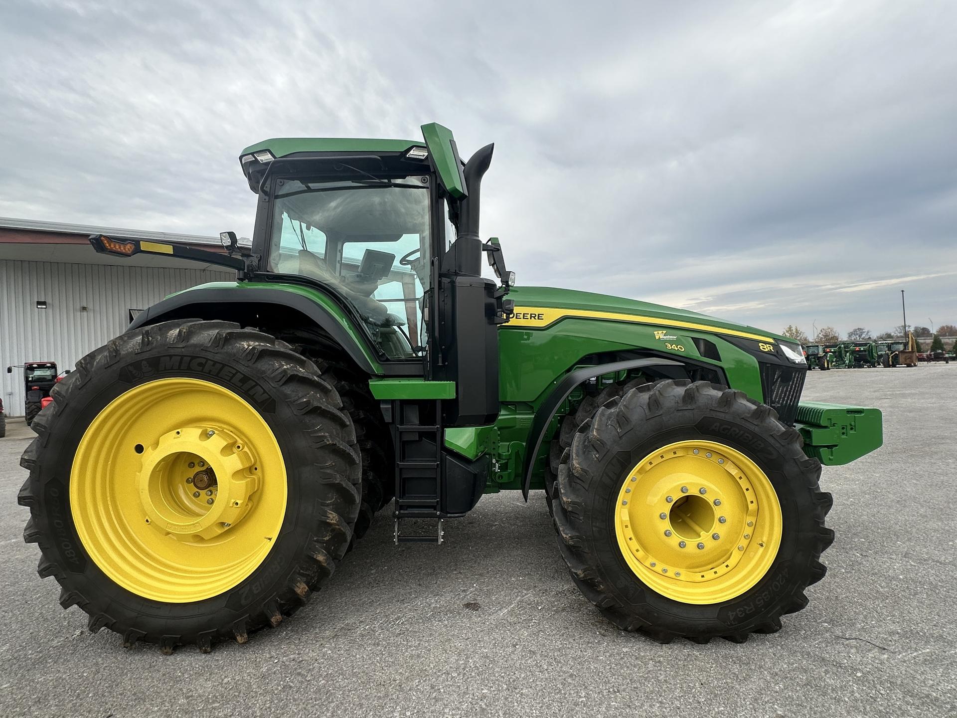 2023 John Deere 8R 340