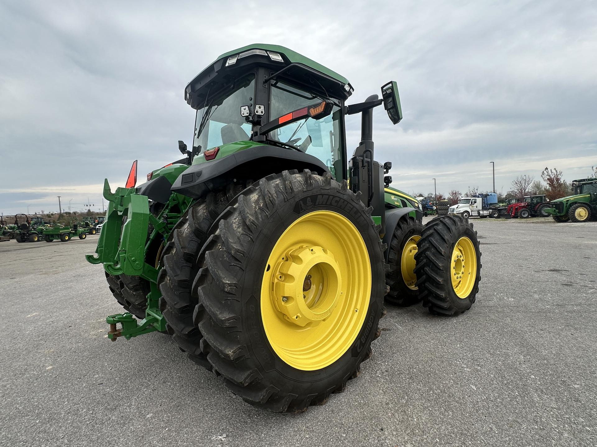 2023 John Deere 8R 340