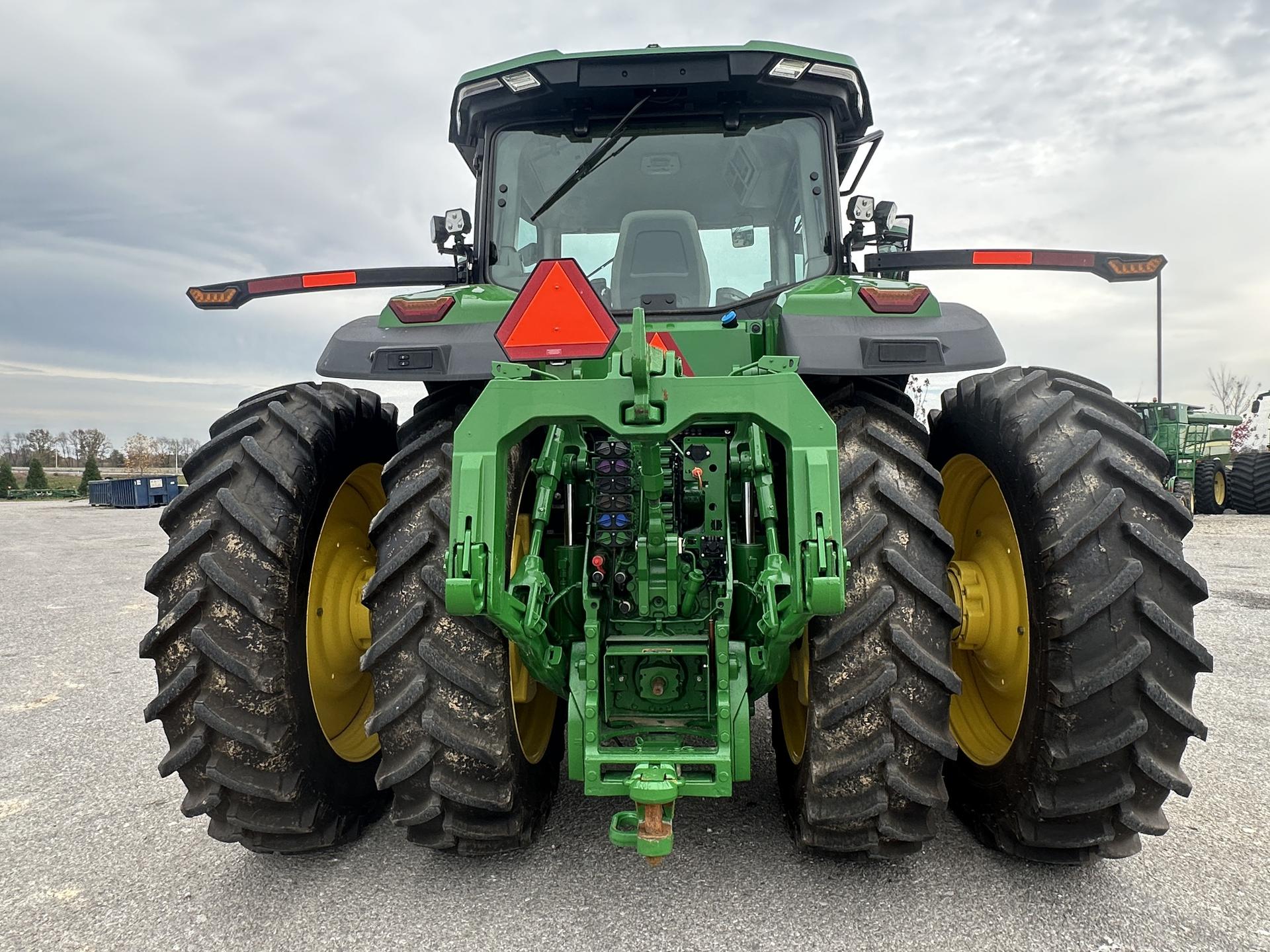 2023 John Deere 8R 340