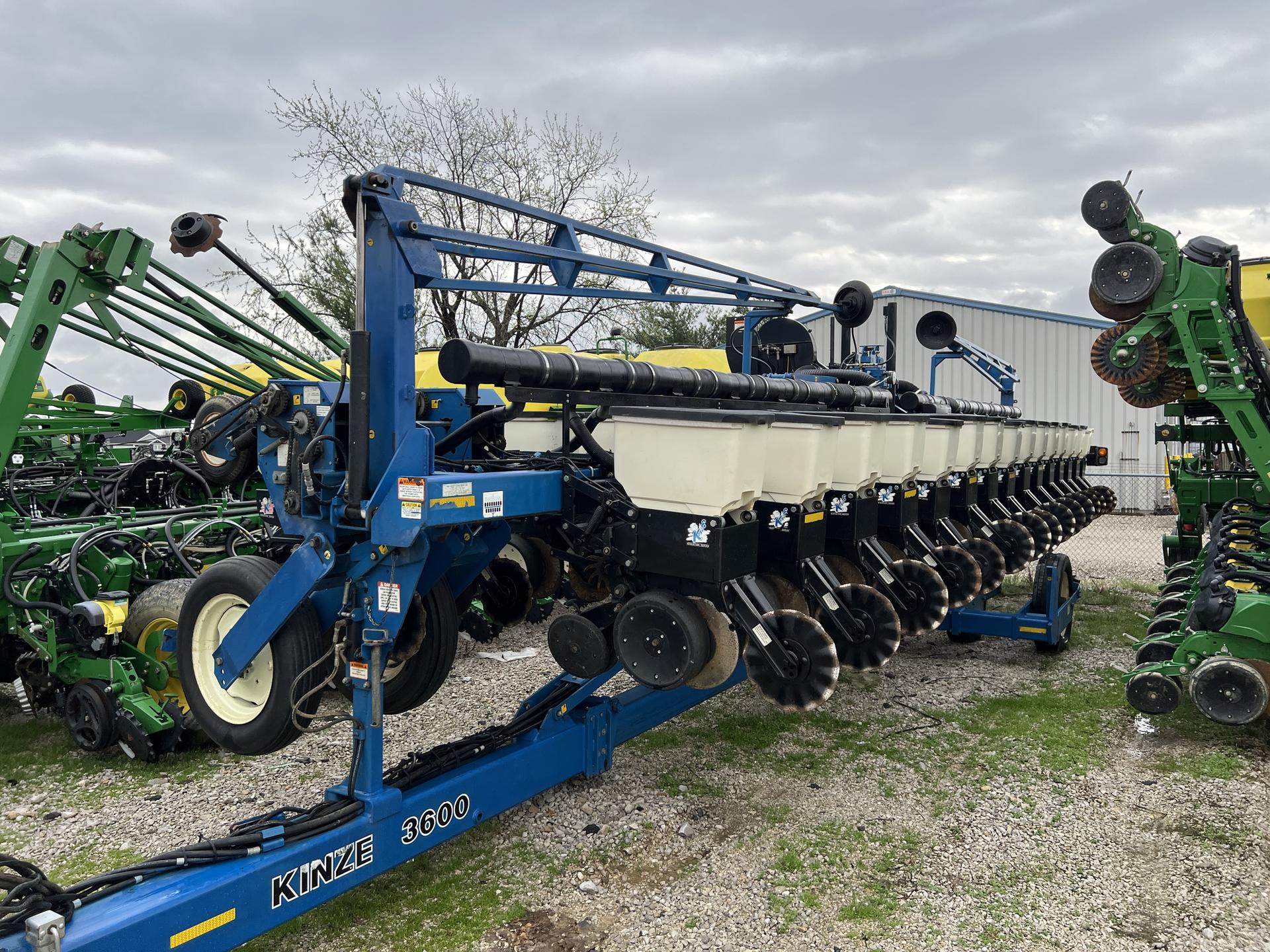 Kinze 3600 Image