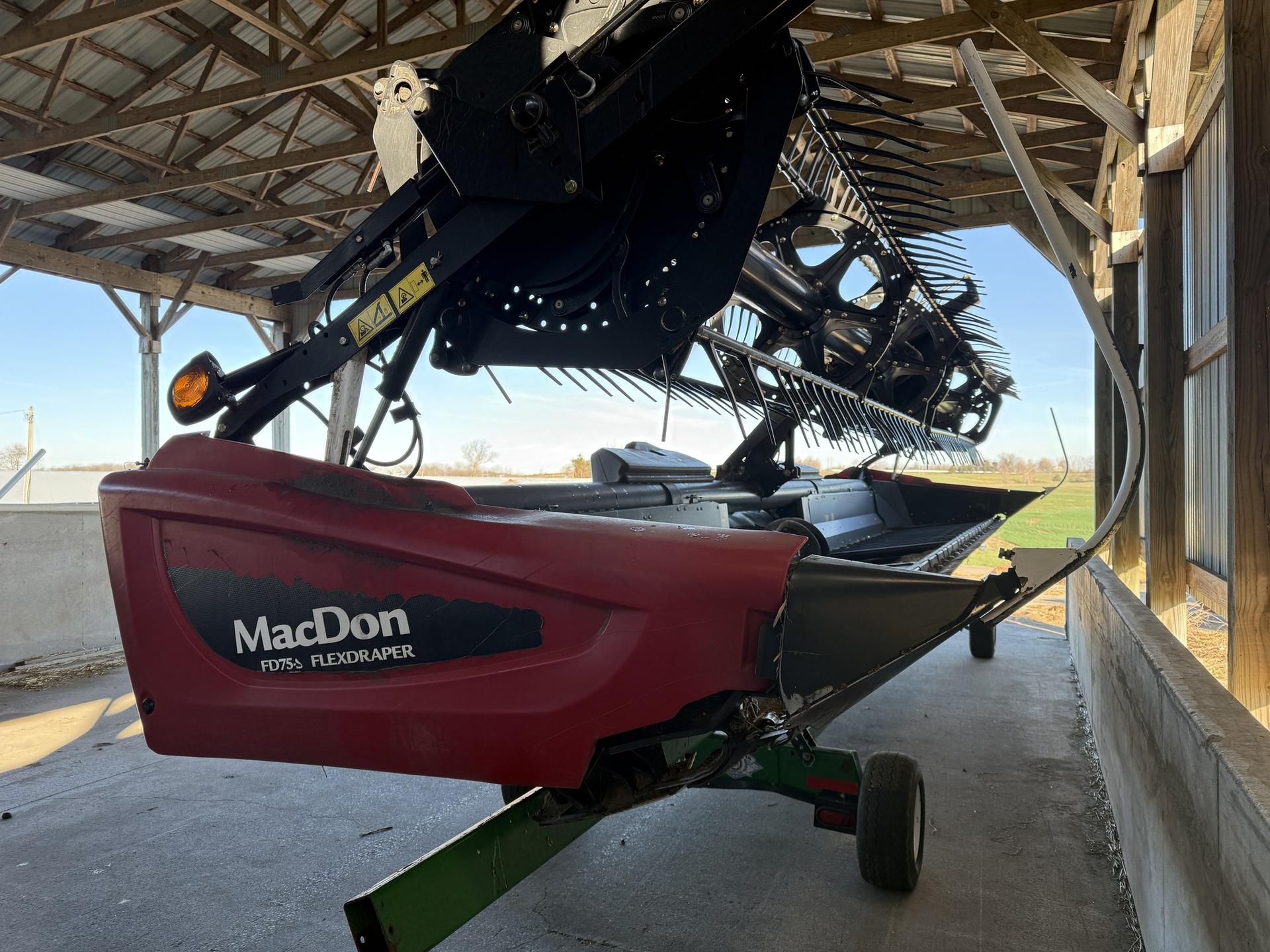 2014 MacDon FD75-30 Image