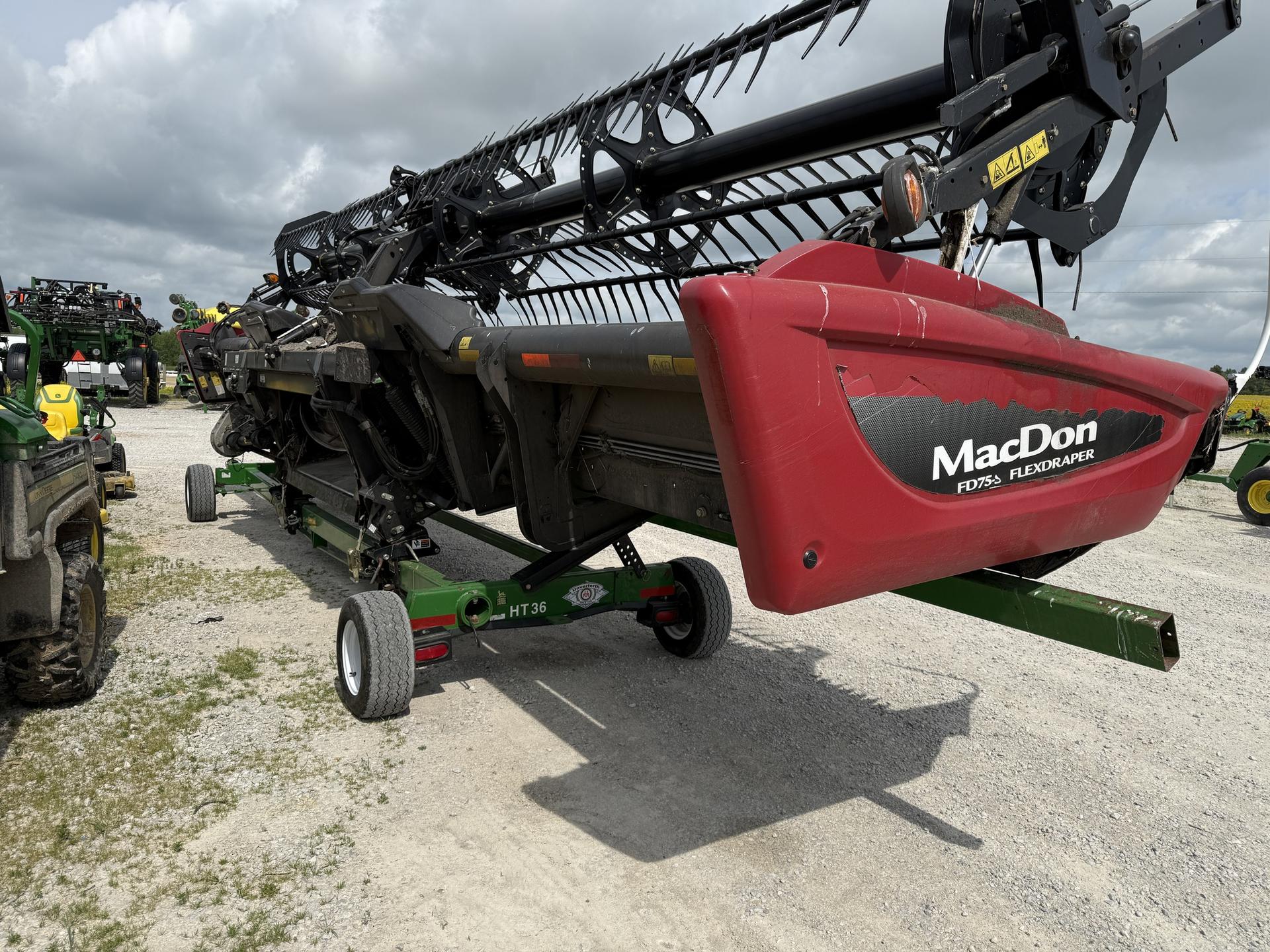 2014 MacDon FD75-30 Image