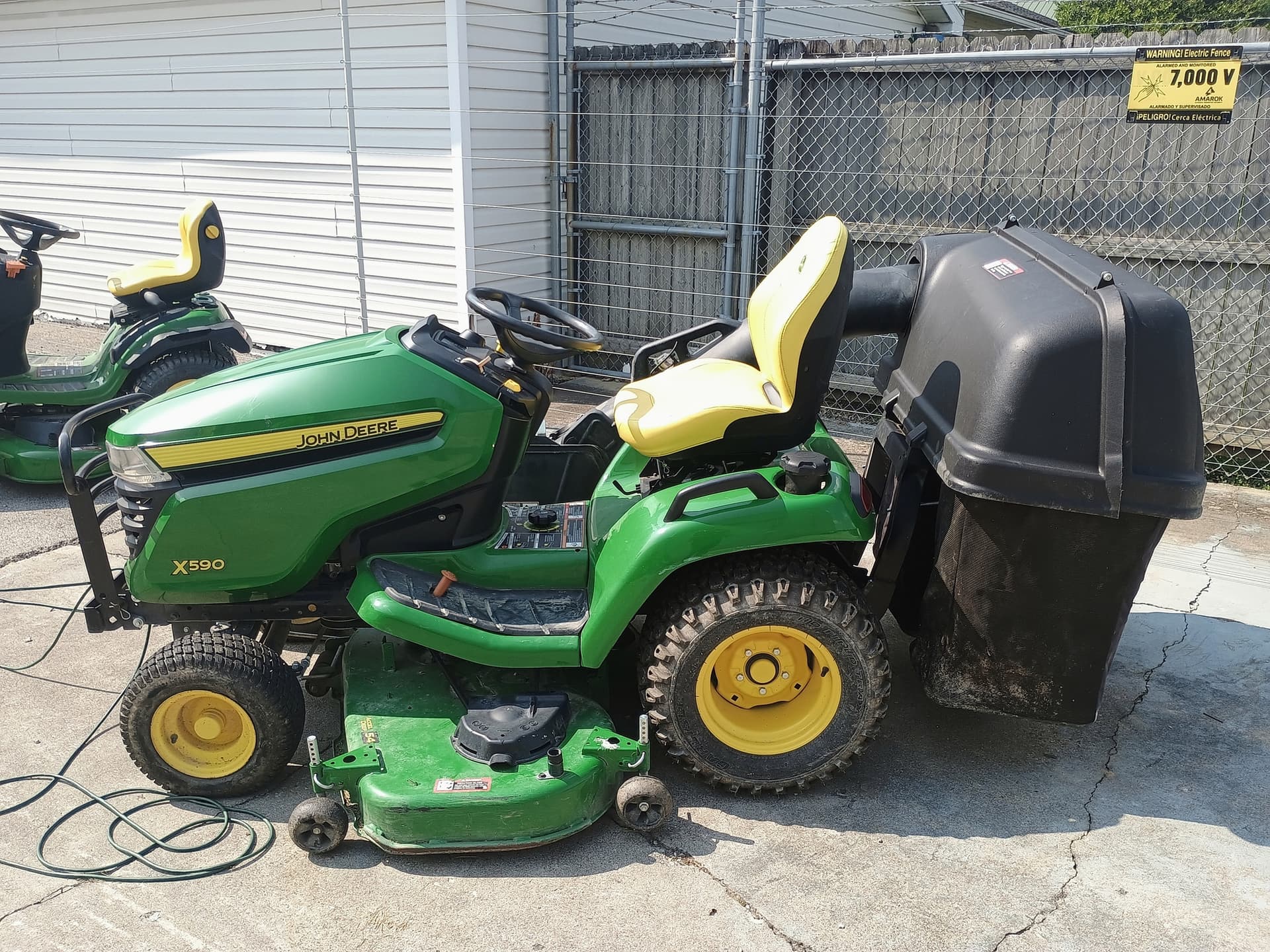 2023 John Deere X590 Image