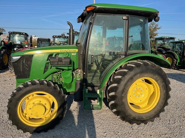 2017 John Deere 5075E Image